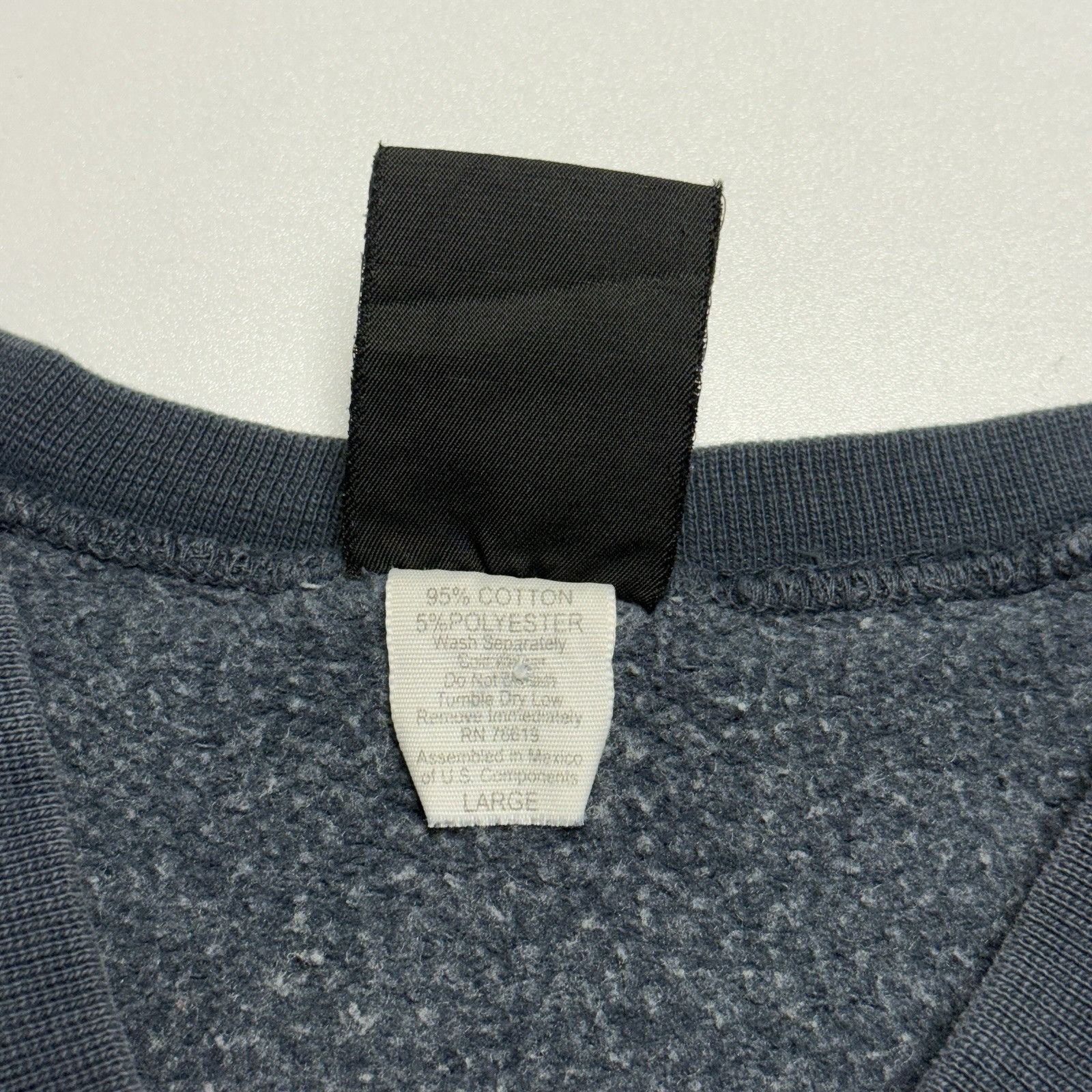 Vintage Vintage 90s Iowa Sweatshirt Mens Large Faded Blue Crew Neck Size US L / EU 52-54 / 3 - 15 Thumbnail