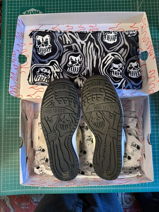 warren lotas dunks retail