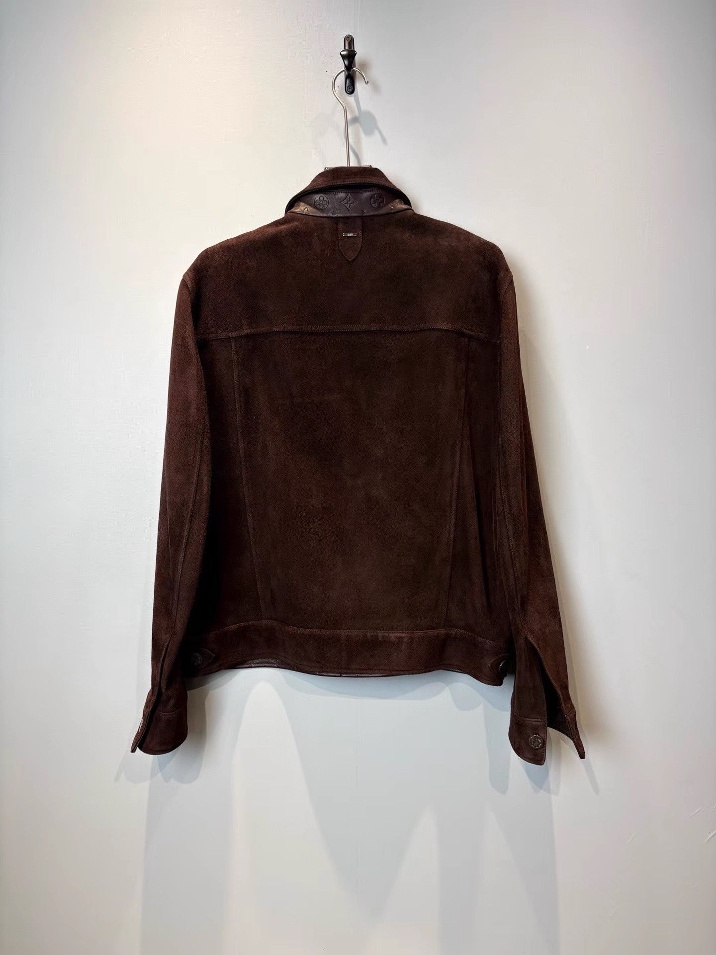 Louis Vuitton Louis Vuitton Embossed Button-Up Long Sleeve Coat K36 Size US L / EU 52-54 / 3 - 2 Thumbnail