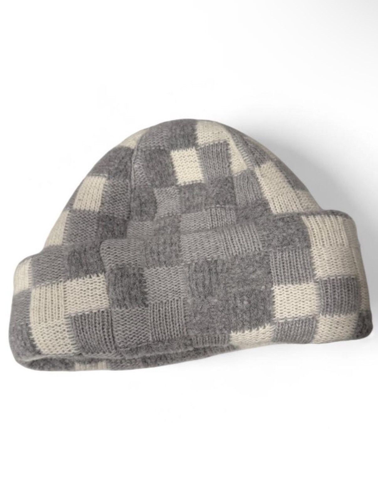 Louis. Vuitton. CRUSH Pearls Light Gray Beanie Hat Louis Vuitton Crush Damoflage Pearls Beanie main image 3