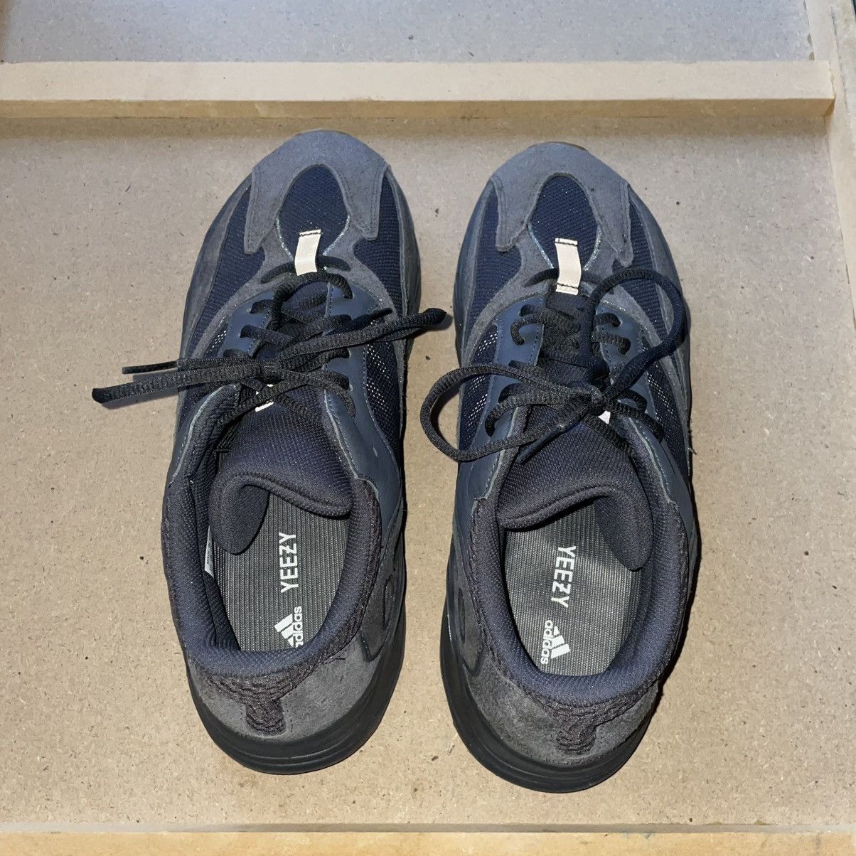 Adidas × Yeezy Yeezy 700 Utility Black Size US 12.5 / EU 45-46 - 9 Thumbnail