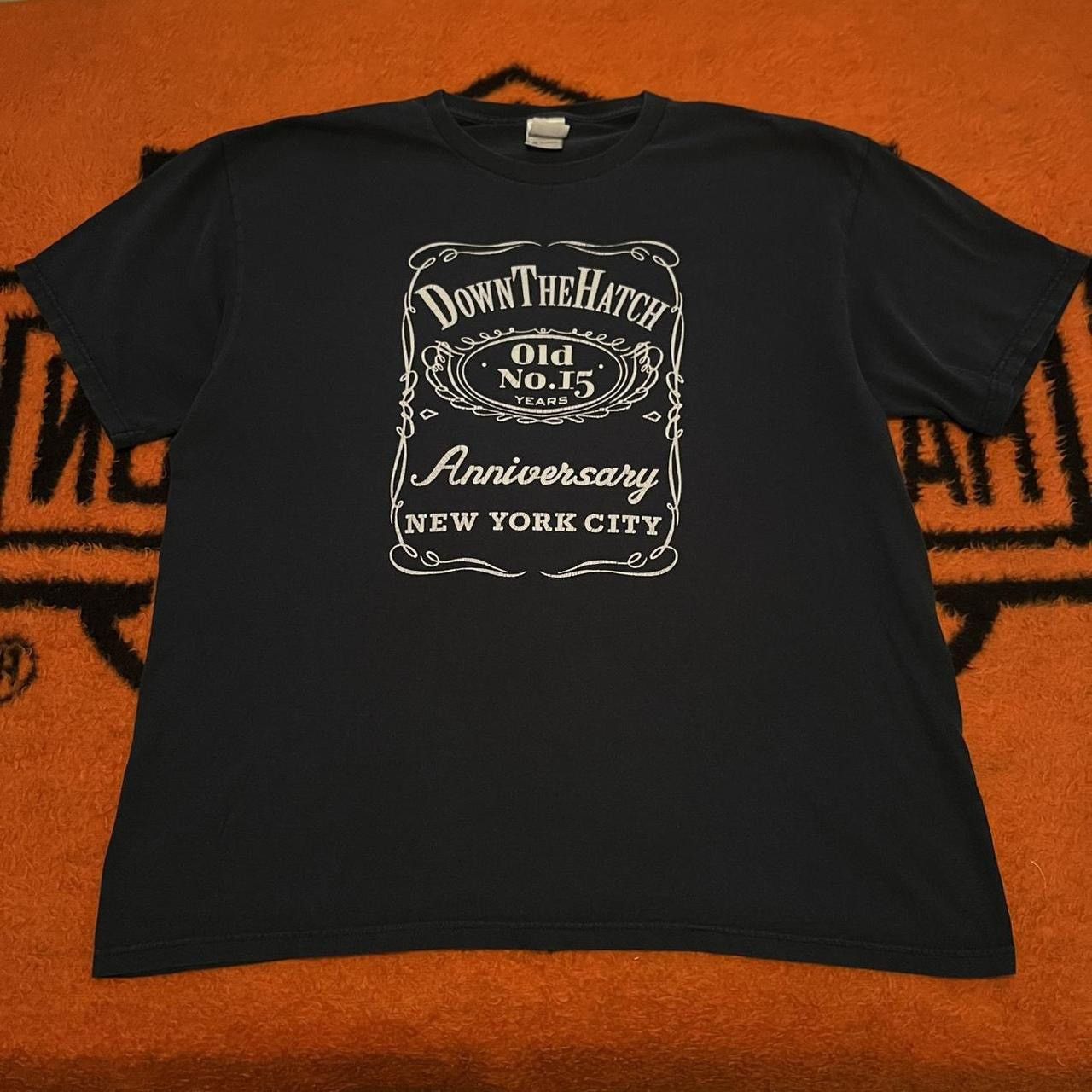 Vintage Vintage early 2000s Down the Hatch New York City T shirt Size US XL / EU 56 / 4 - 1 Thumbnail