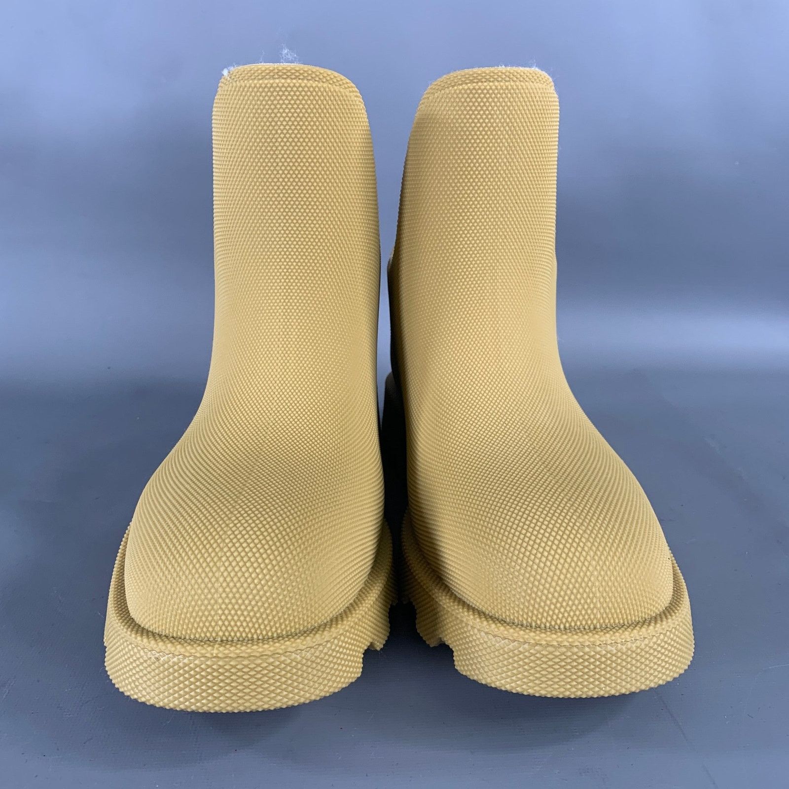Burberry BURBERRY Size 10 Camel Pebble Grain Rubber Ankle Boots Size US 10 / EU 43 - 4 Thumbnail