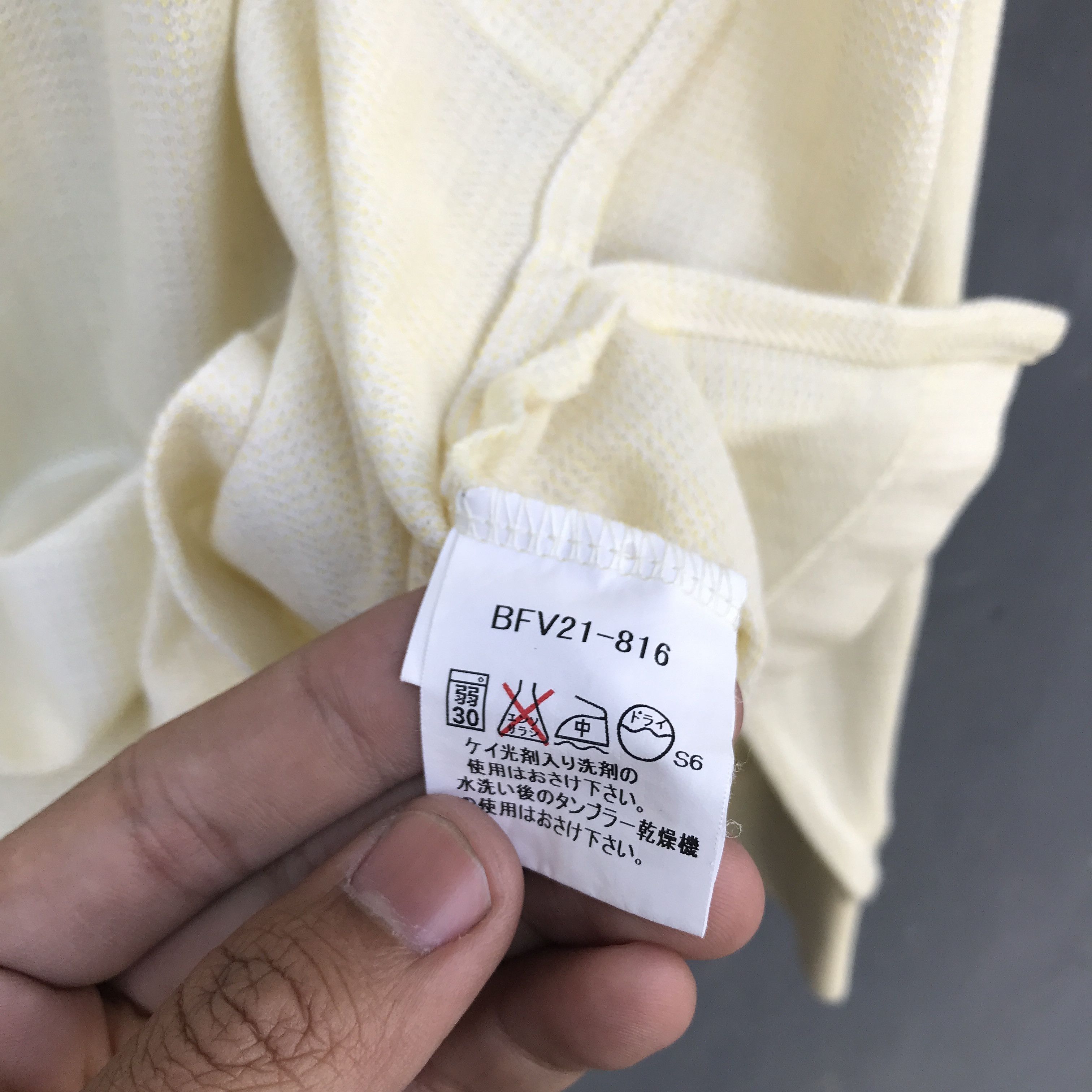 Burberry Vintage Burberry Golf Gold Size US L / EU 52-54 / 3 - 7 Thumbnail