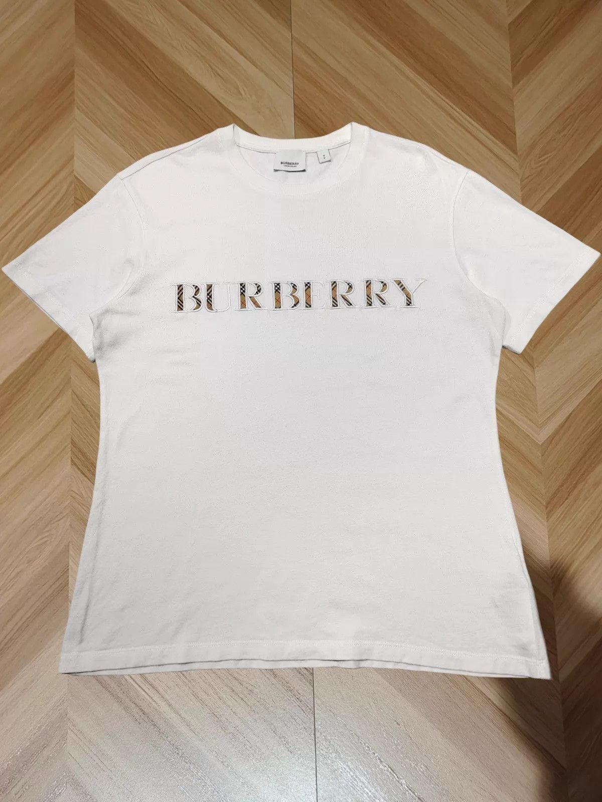 Burberry Burberry White Logo Short Sleeve T-Shirt S 99 New Size S / US 4 / IT 40 - 1 Thumbnail