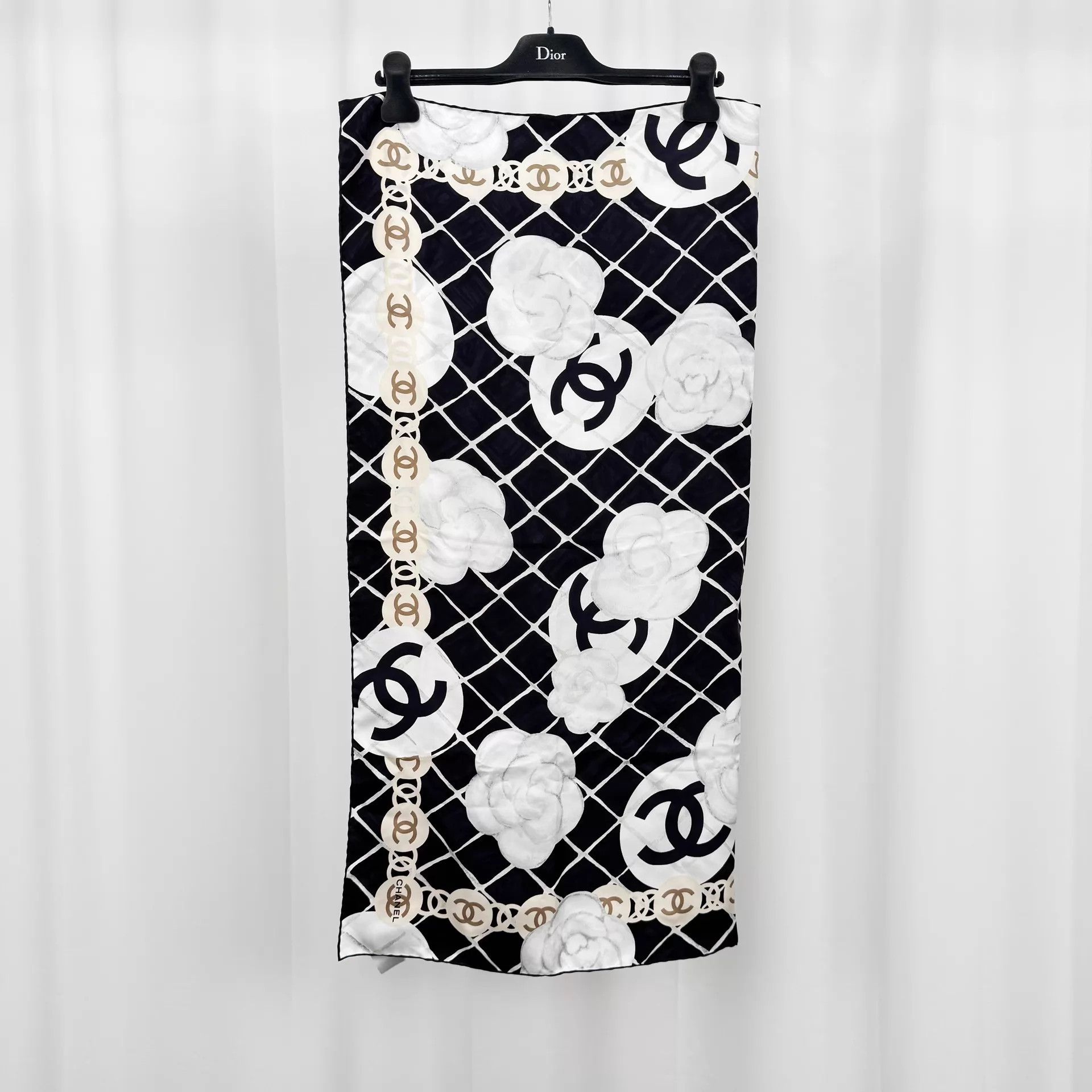 Chanel Chanel Camellia All Over Print 90x90cm Scarf Size ONE SIZE - 1 Thumbnail