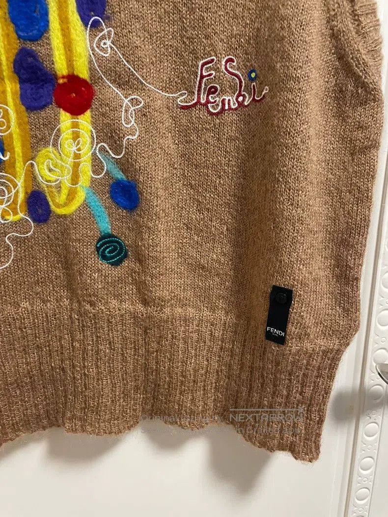 Fendi Fendi Knitted vest with colorful embroidered letters Size US M / EU 48-50 / 2 - 5 Thumbnail