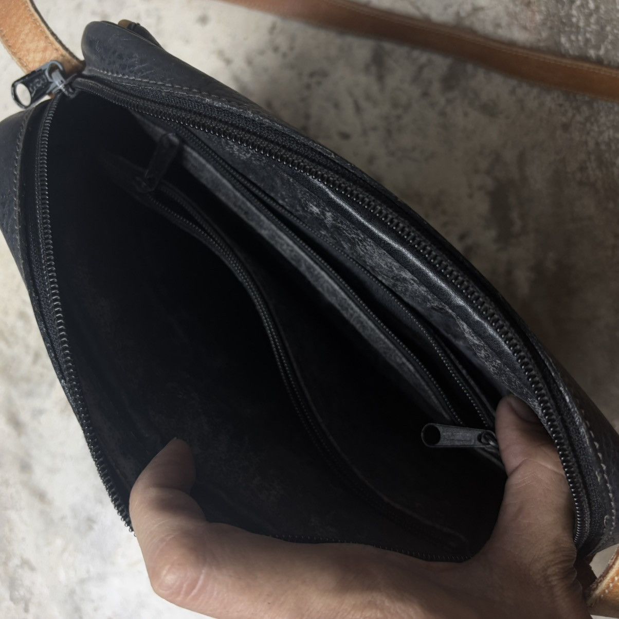 Courreges × Vintage VINTAGE COURREGES SLING BAG Size ONE SIZE - 7 Thumbnail