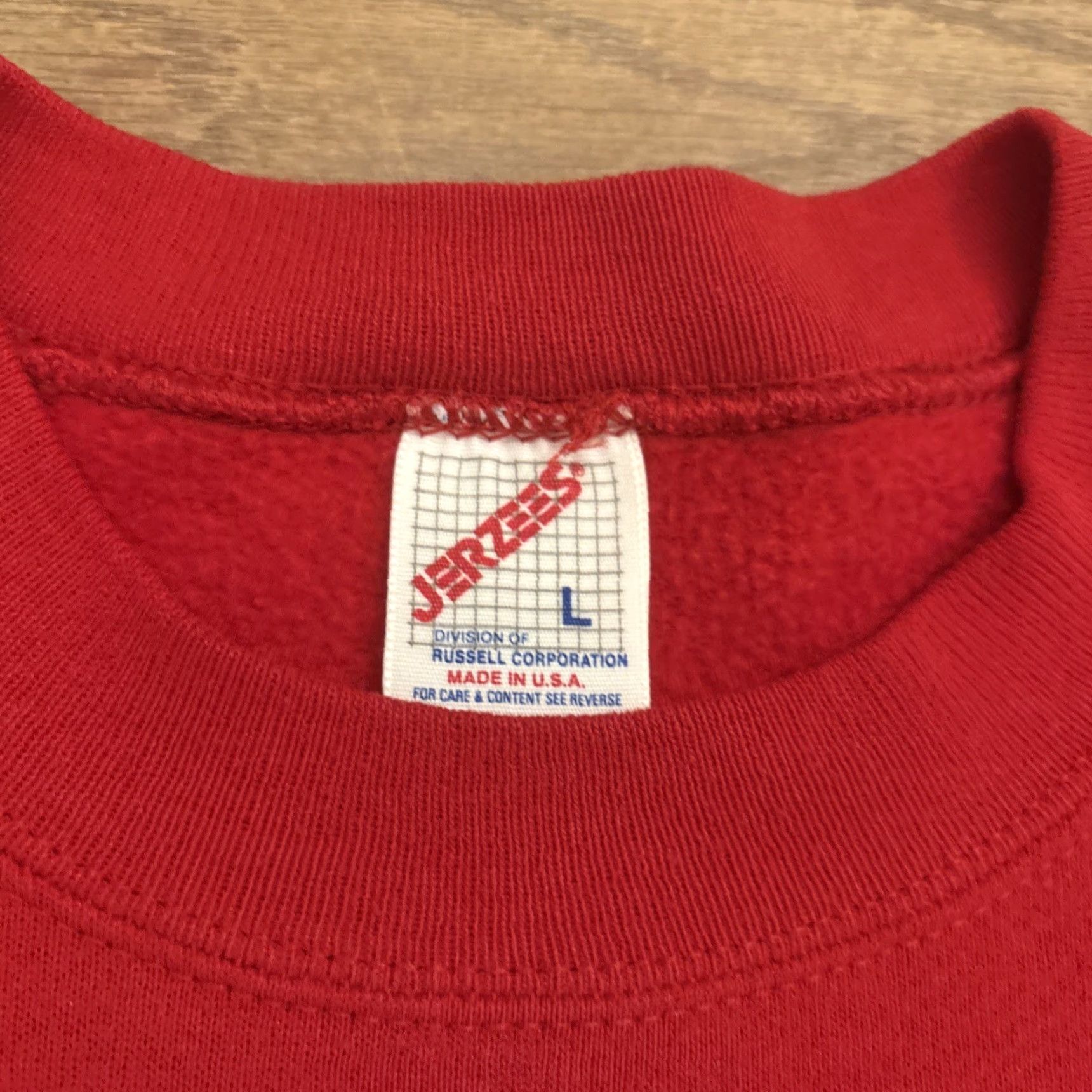 Jerzees VINTAGE Jerzees Crew Neck Sweatshirt Red L Men Carbondale Area Chargers Pennsylvania 90s High School Pullover EUC Chargers, USA, 90s Size US L / EU 52-54 / 3 - 3 Thumbnail