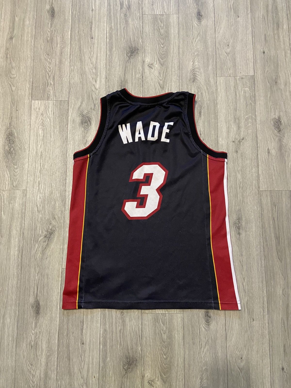 NBA Vintage Champion Miami Heat #3 Wade jersey Size US S / EU 44-46 / 1 - 8 Thumbnail
