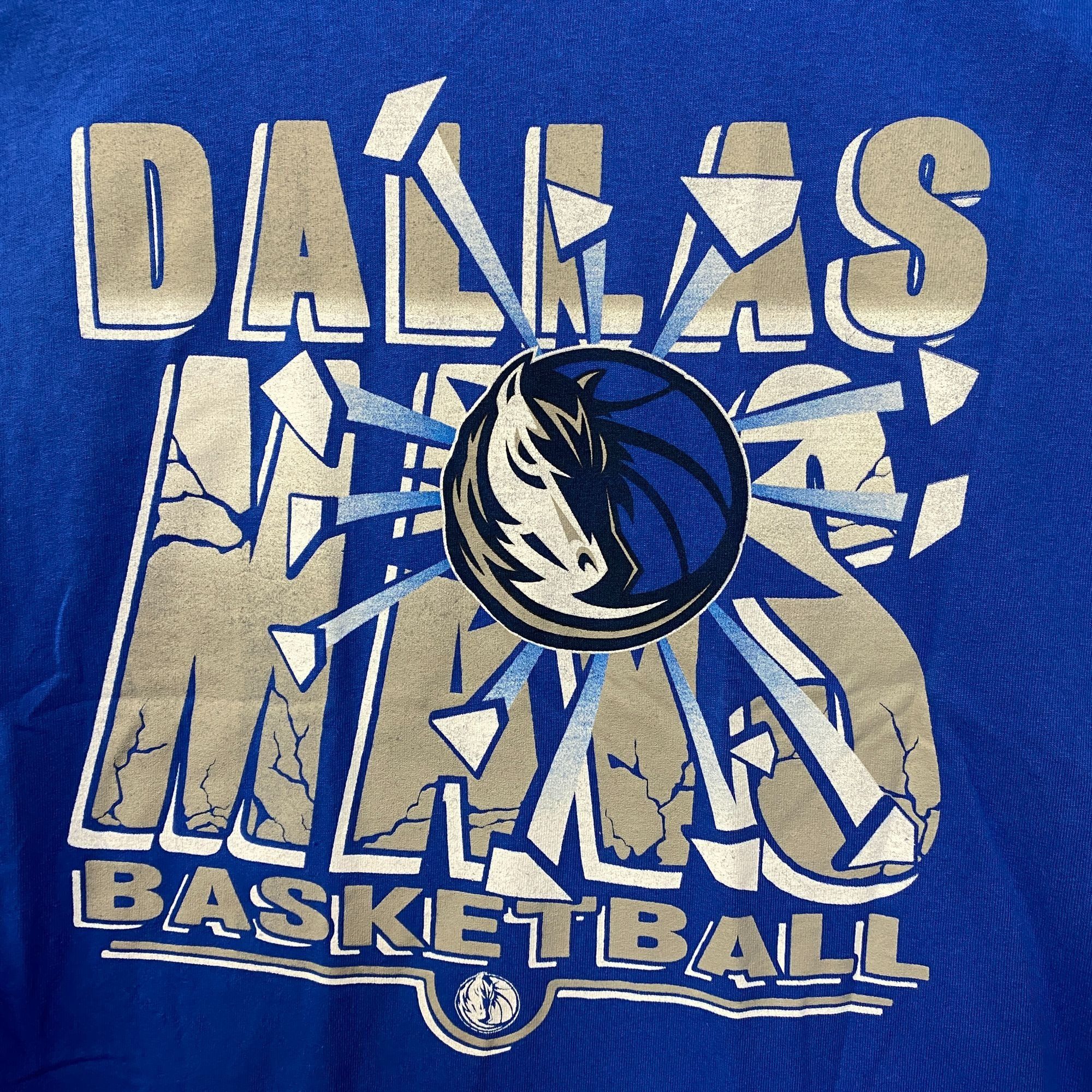 Junk Food Junk Food Dallas Mavericks Break Through Basketball T-Shirt Size US S / EU 44-46 / 1 - 2 Thumbnail