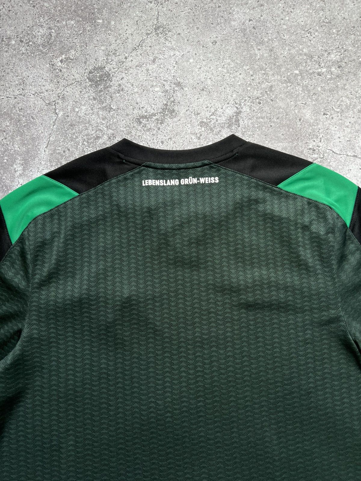 Vintage Umbro FC Werder Bremen 21/22 Football Soccer Shirt Trikot Size US L / EU 52-54 / 3 - 13 Thumbnail