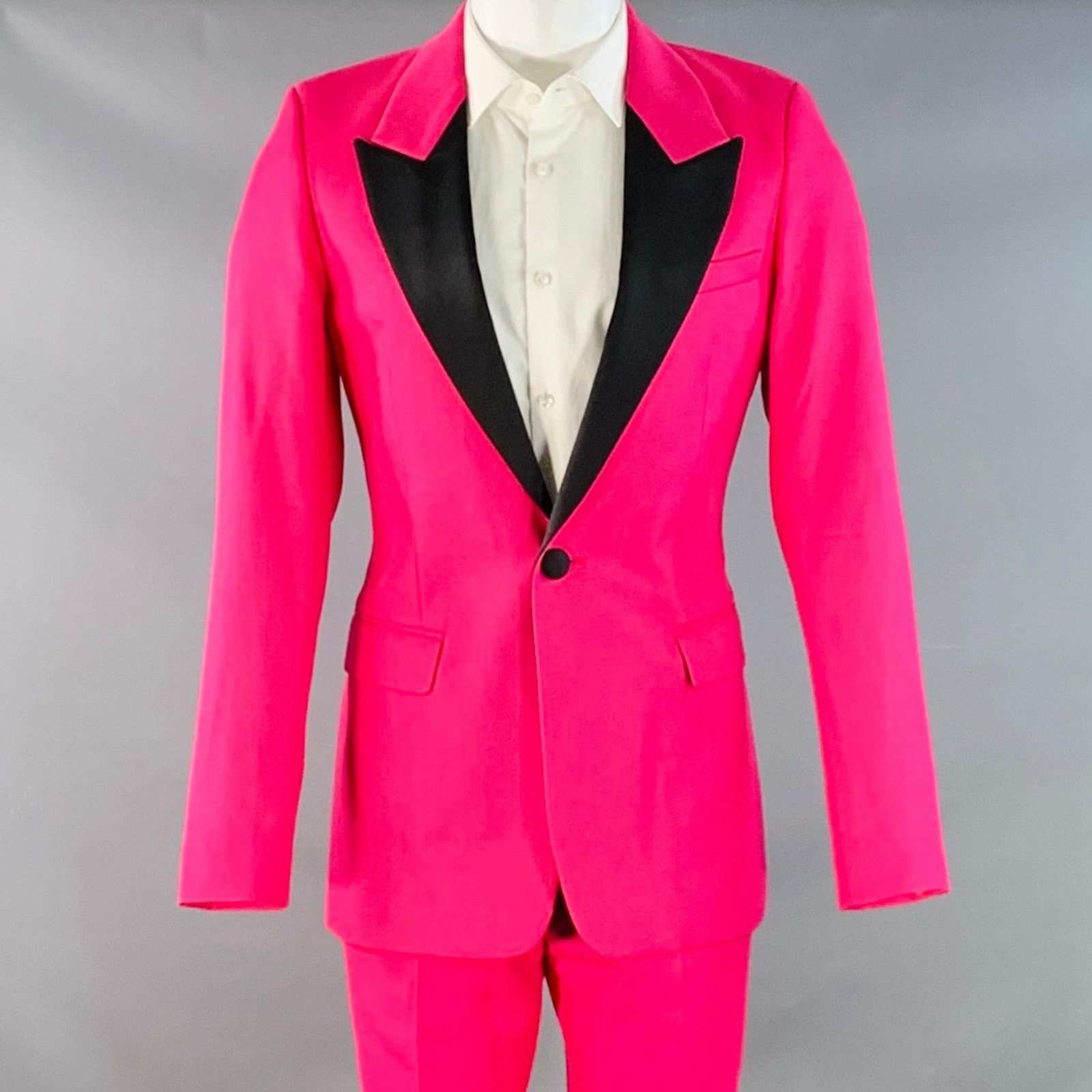 AMI Size 36 Fuchsia Pink Black Wool Peak Lapel Suit Size 36R - 1 Thumbnail
