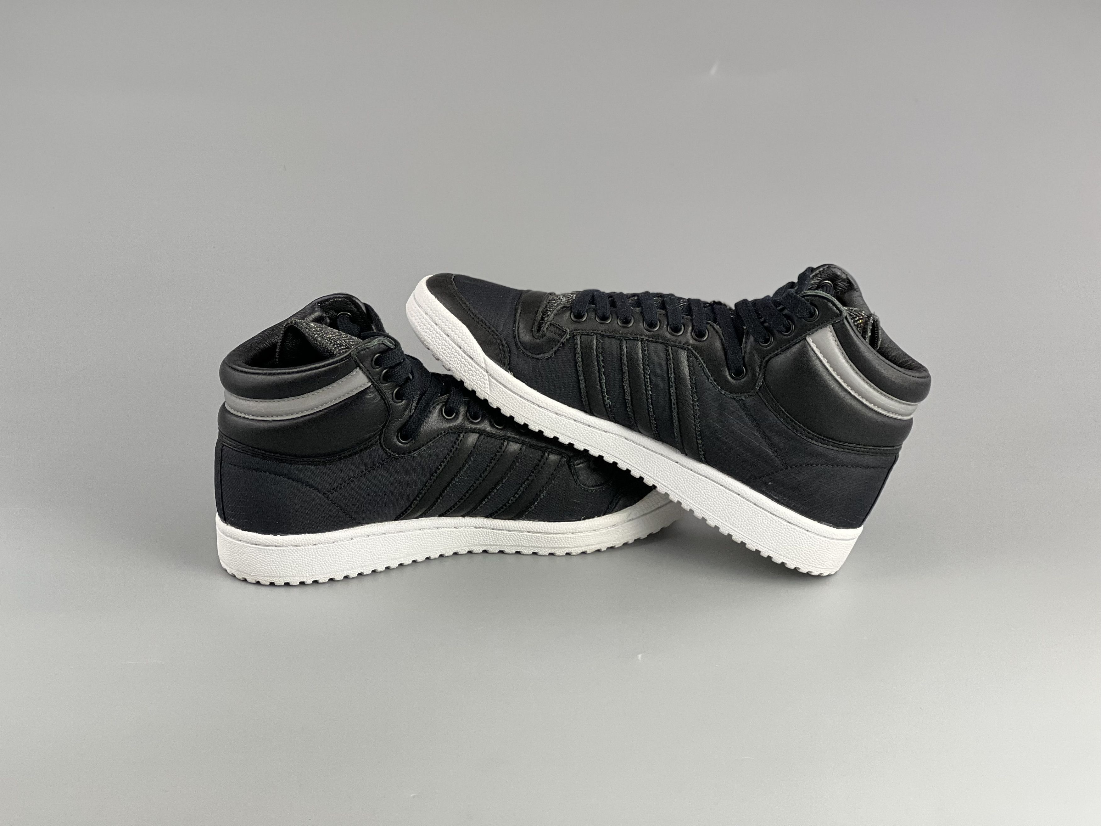 adidas gazelle silver green womens Adidas YEEZY Boost 350 2015 Pirate Black Low-top Sneakers – Boutique LUC.S
