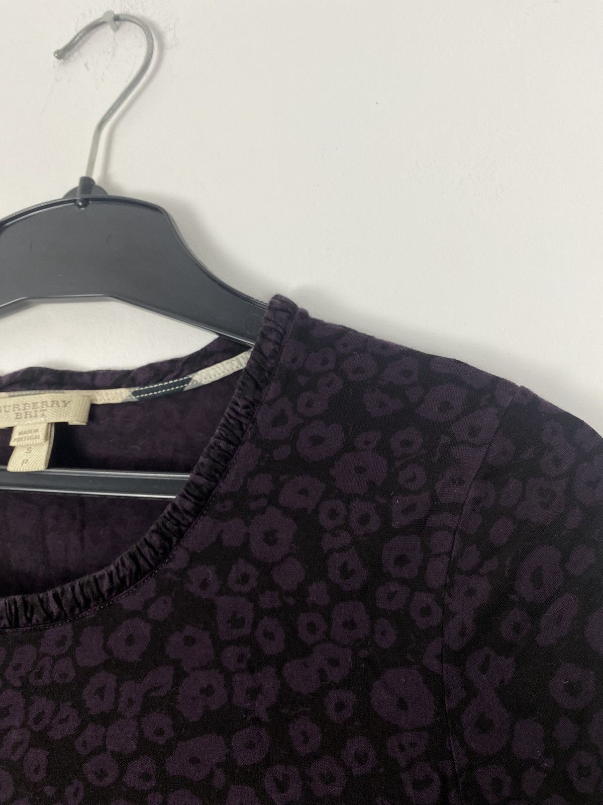 Burberry Burberry Brit Purple Leopard Print S T-Shirt y2k rare Size S / US 4 / IT 40 - 7 Thumbnail