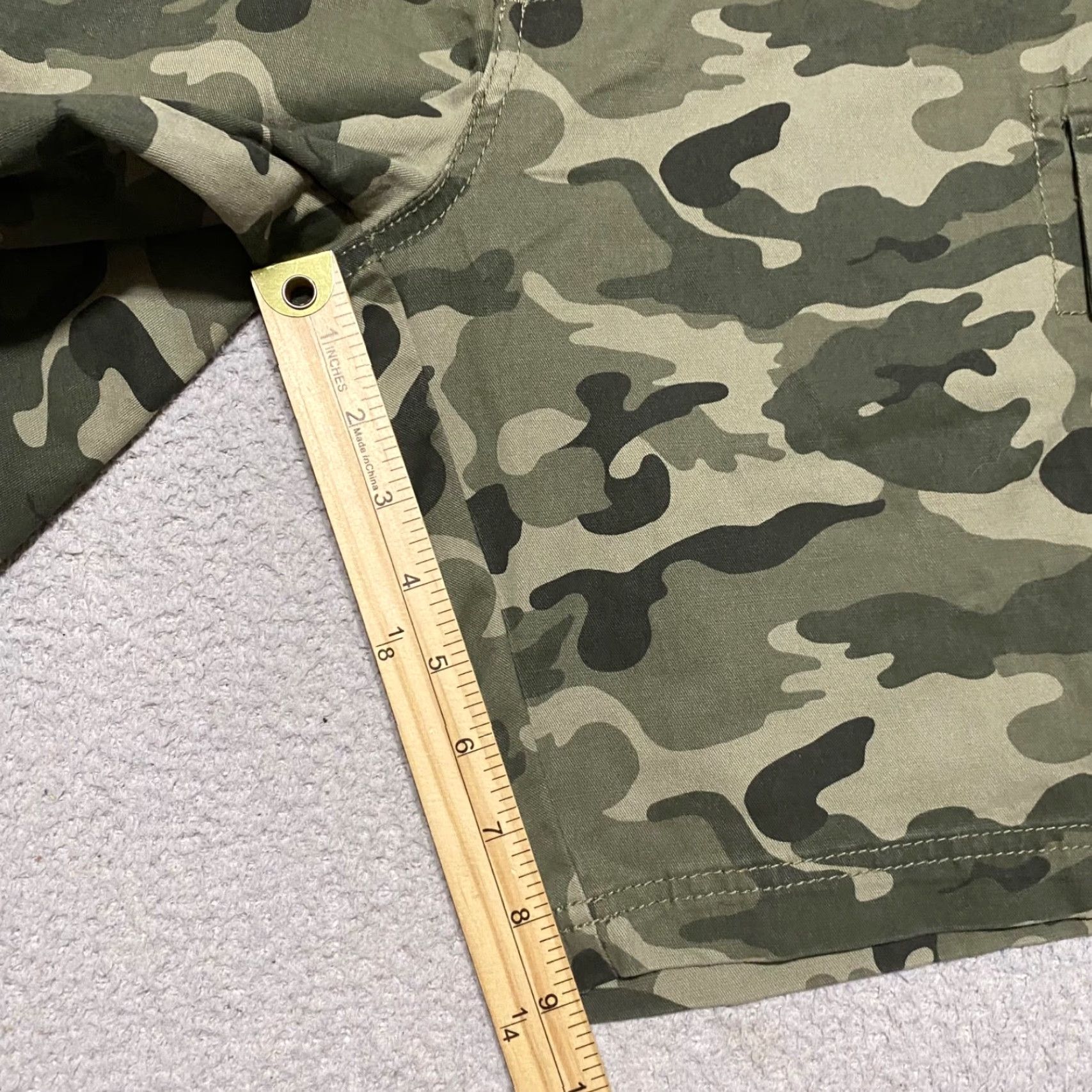 Old Navy VINTAGE Old Navy Cargo Shorts Green Army Camouflage 9" Inseam Mens 38 Regular Cargo Pocket Denim 100% Cotton Beltless? Size US 38 / EU 54 - 6 Thumbnail
