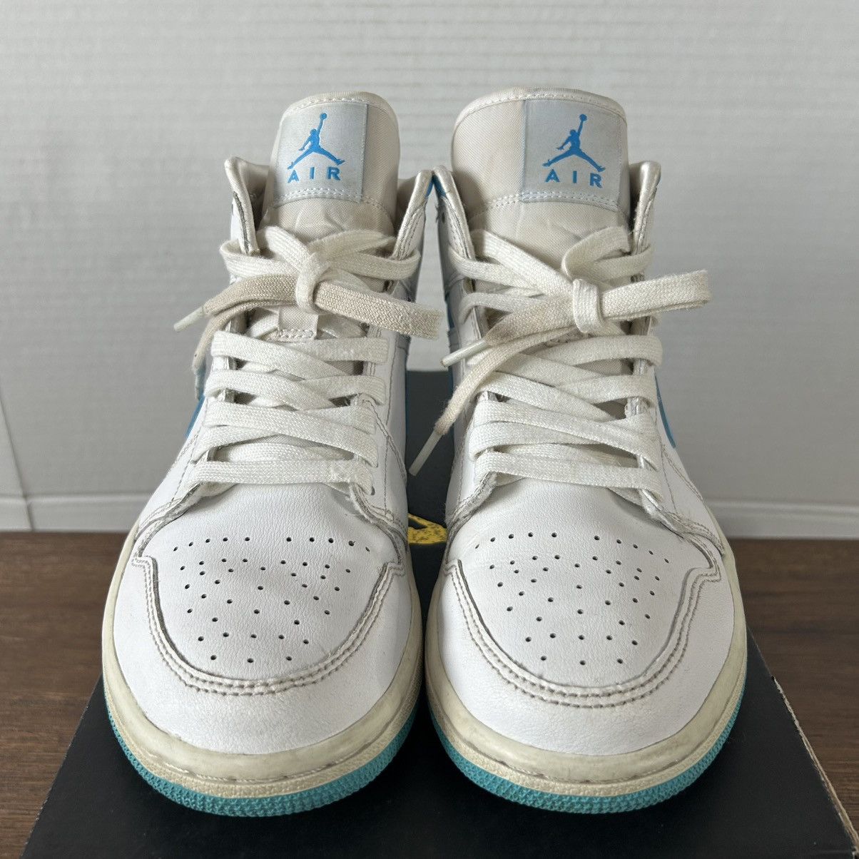 Jordan Brand Nike Air Jordan 1 Mid UNC Women's Size 8.5 Size US 8.5 / IT 38.5 - 7 Thumbnail
