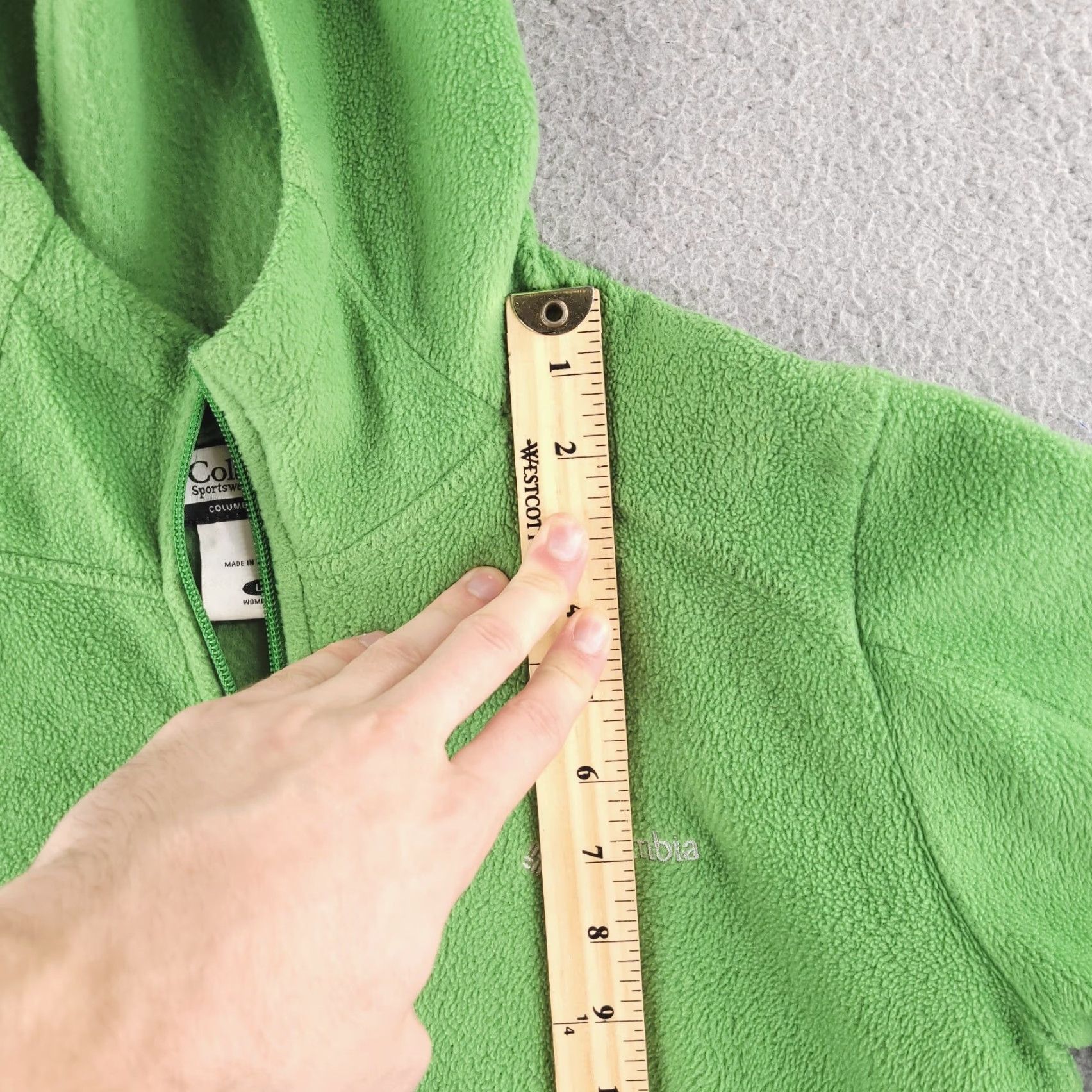 Vintage VINTAGE Columbia Hoodie Womens Large Green Zip Fleece Polyester Size L / US 10 / IT 46 - 7 Thumbnail