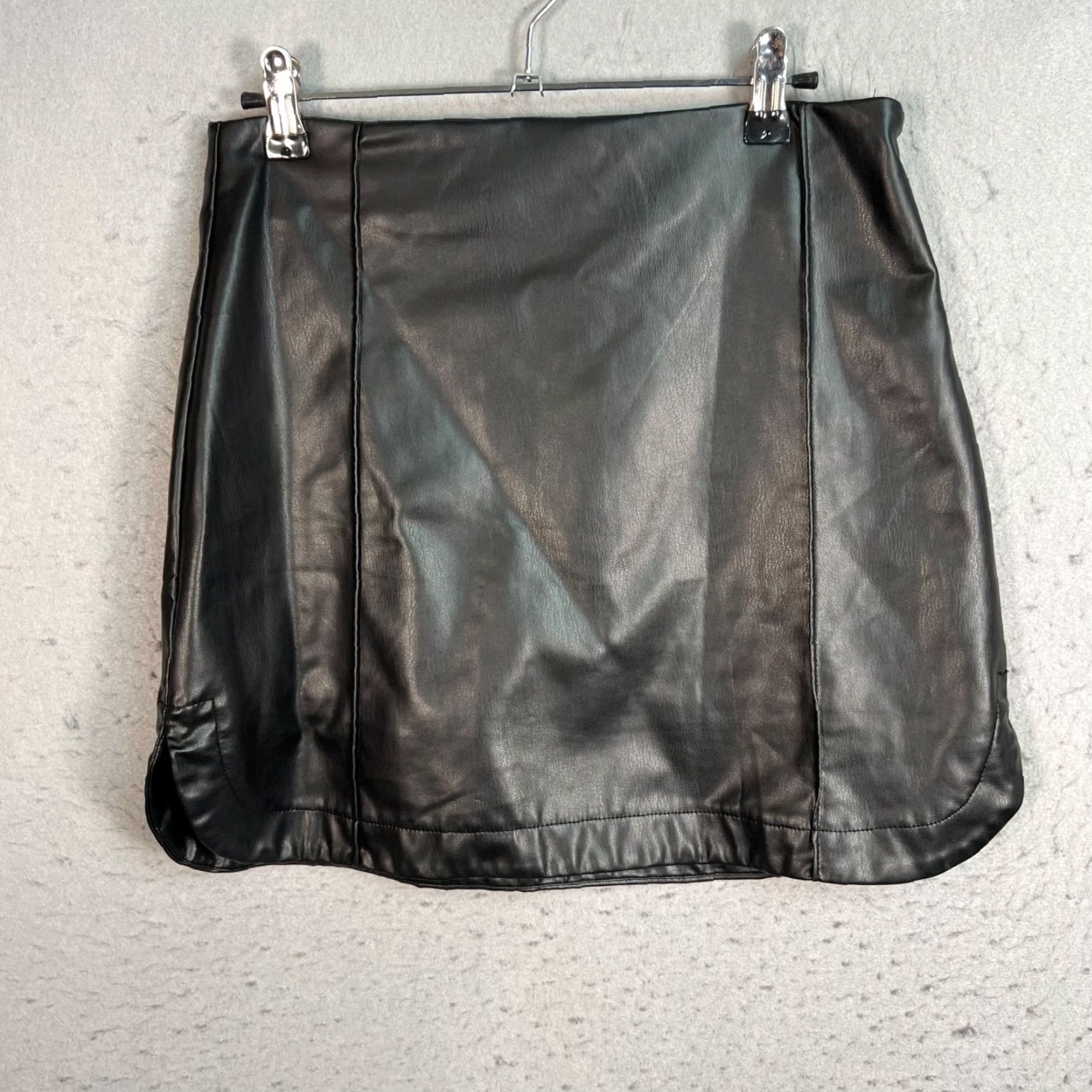 Zara Zara Womens Mini Black Faux Leather Skirt Size Medium Size 32" / US 10 / IT 46 - 2 Thumbnail