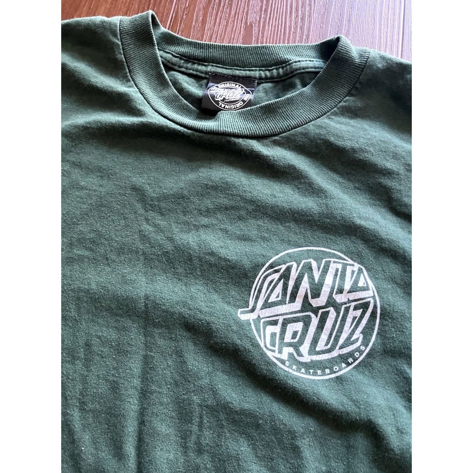 Vintage VINTAGE Santa Cruz Skateboarding Co Men’s Short Sleeve T-Shirt Green S Logo Graphic Print Crew Neck Slim Fit Size US S / EU 44-46 / 1 - 2 Thumbnail