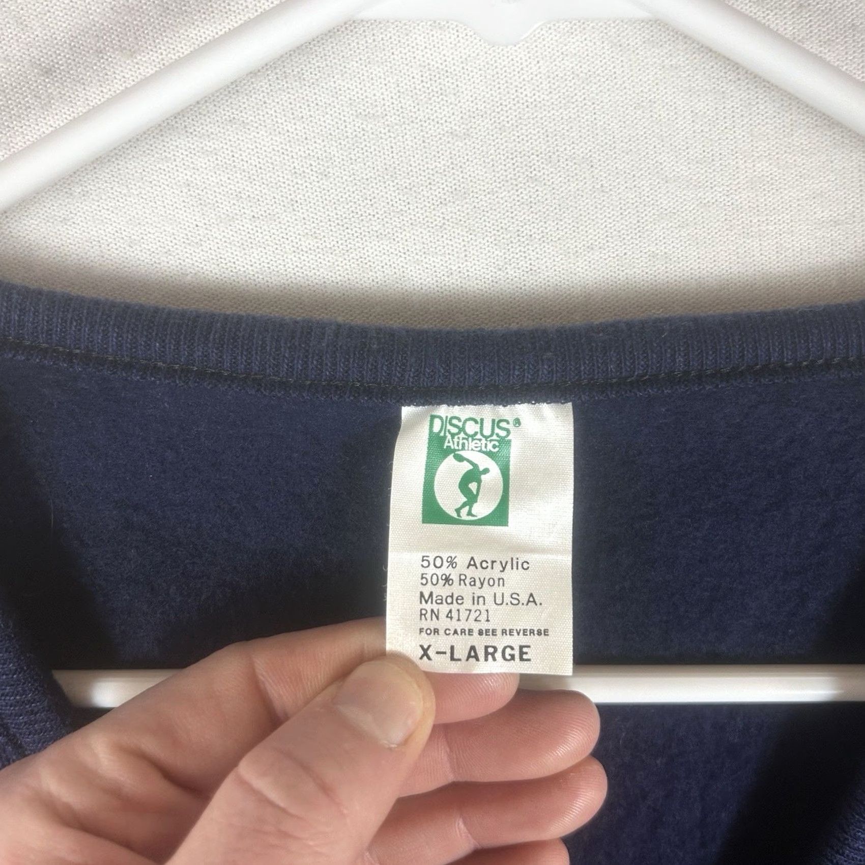 Vintage VINTAGE Discus Athletics Sweatshirt Mens XL V-Neck Pullover USA 80s 90s Blue Size US XL / EU 56 / 4 - 4 Thumbnail