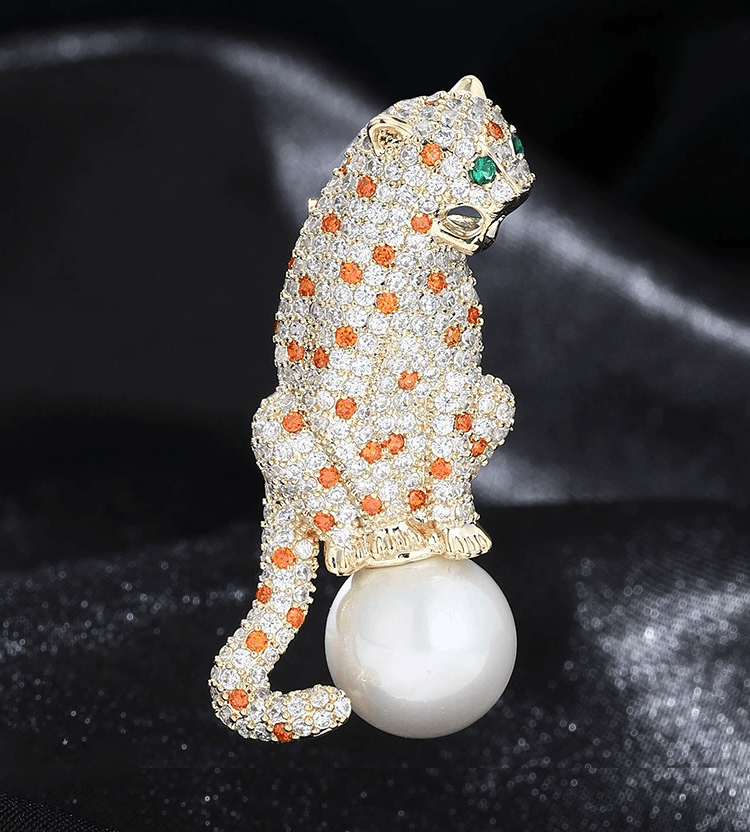 Japanese Brand Elegante Leopard Brooch Size ONE SIZE - 1 Thumbnail