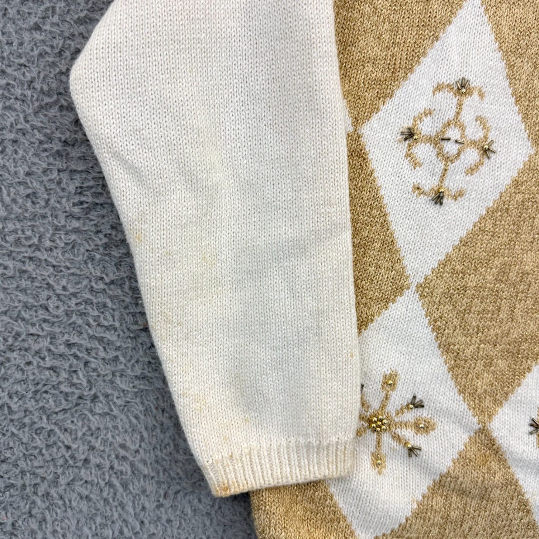 Vintage VINTAGE Dressbarn Sweater Womens Medium Ivory Argyle Pullover Asymmetrical Sleeve Jewel Beaded Logo 90s Christmas Classic Holiday Retro Size M / US 6-8 / IT 42-44 - 4 Thumbnail