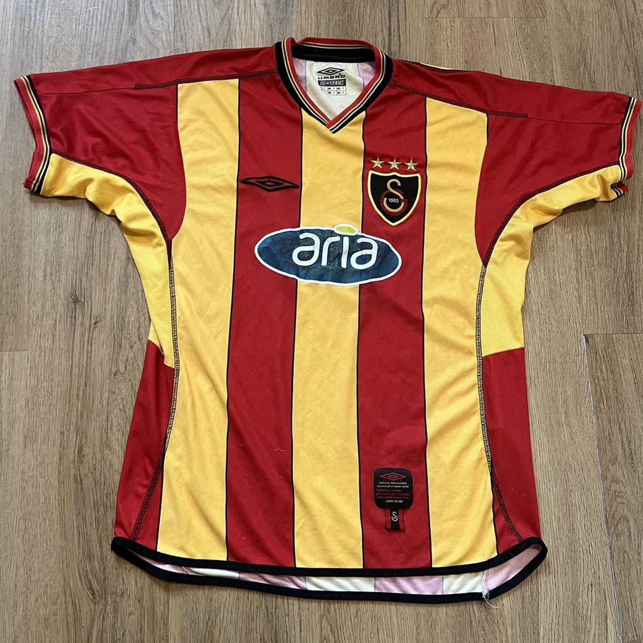 Umbro 2002-04 Galatasaray Umbro Football Shirt Turkey y2k 2000s Size US M / EU 48-50 / 2 - 1 Thumbnail