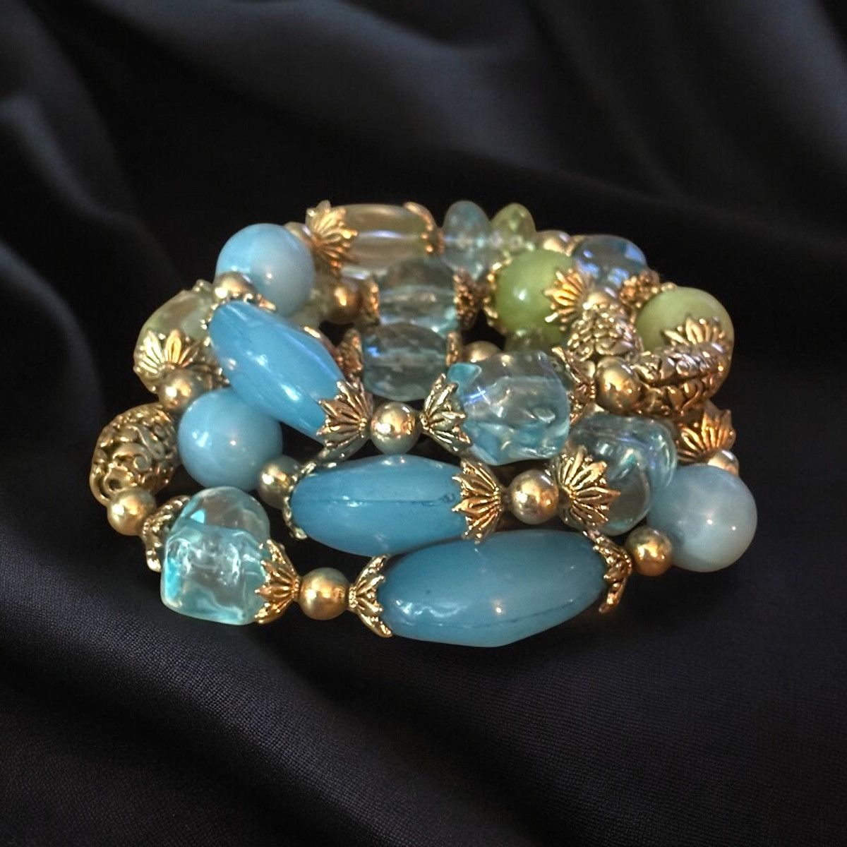 Other Chunky blue, green and gold bead stretch bracelets Size ONE SIZE - 1 Thumbnail