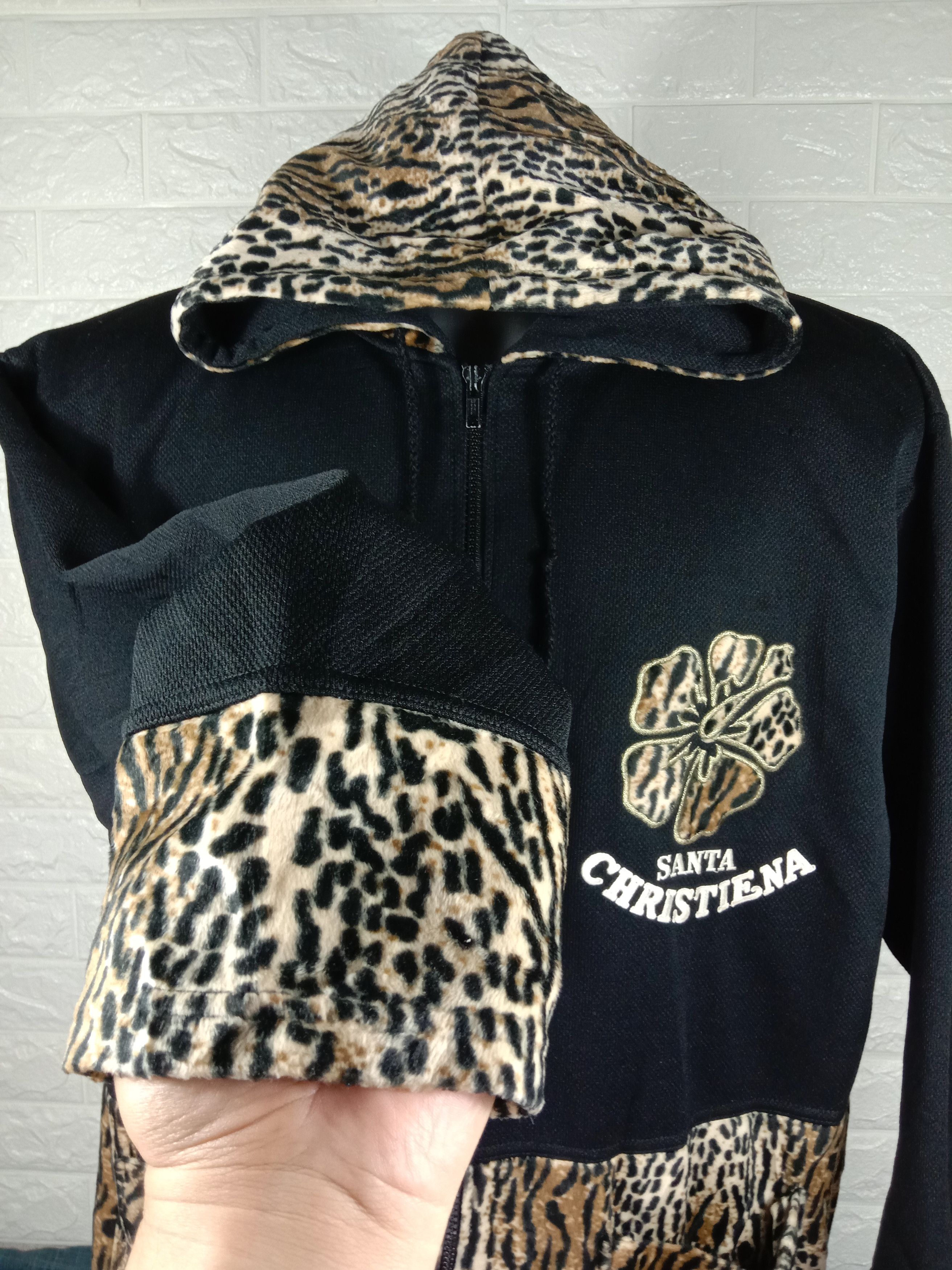 Japanese Brand Vintage Ugatha Santa Christiena Leopard Hoodie Jacket Size US XL / EU 56 / 4 - 6 Thumbnail
