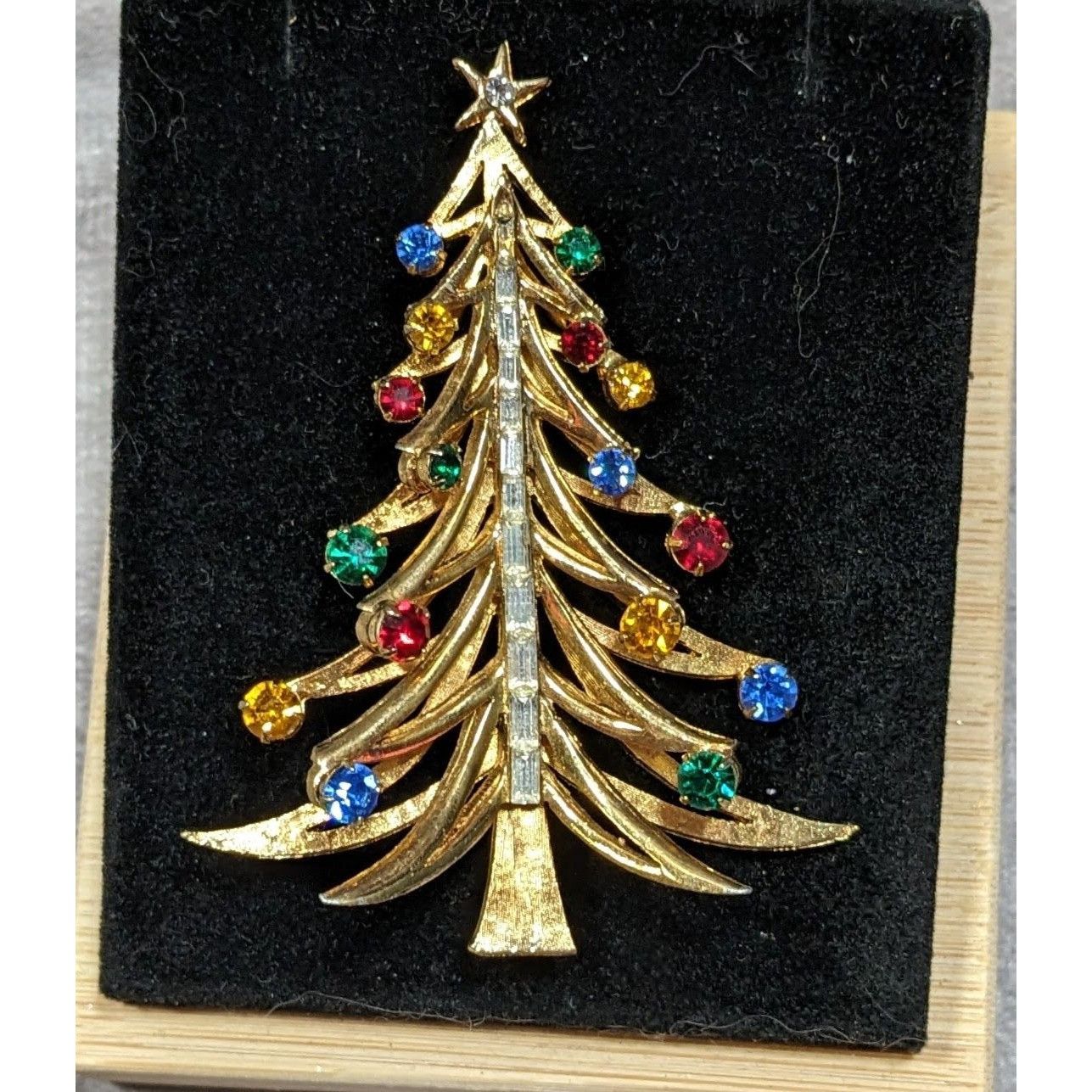 Brooks Vintage HTF Brooks Gemmed Gold Tone Christmas Tree Brooch Size ONE SIZE - 3 Thumbnail