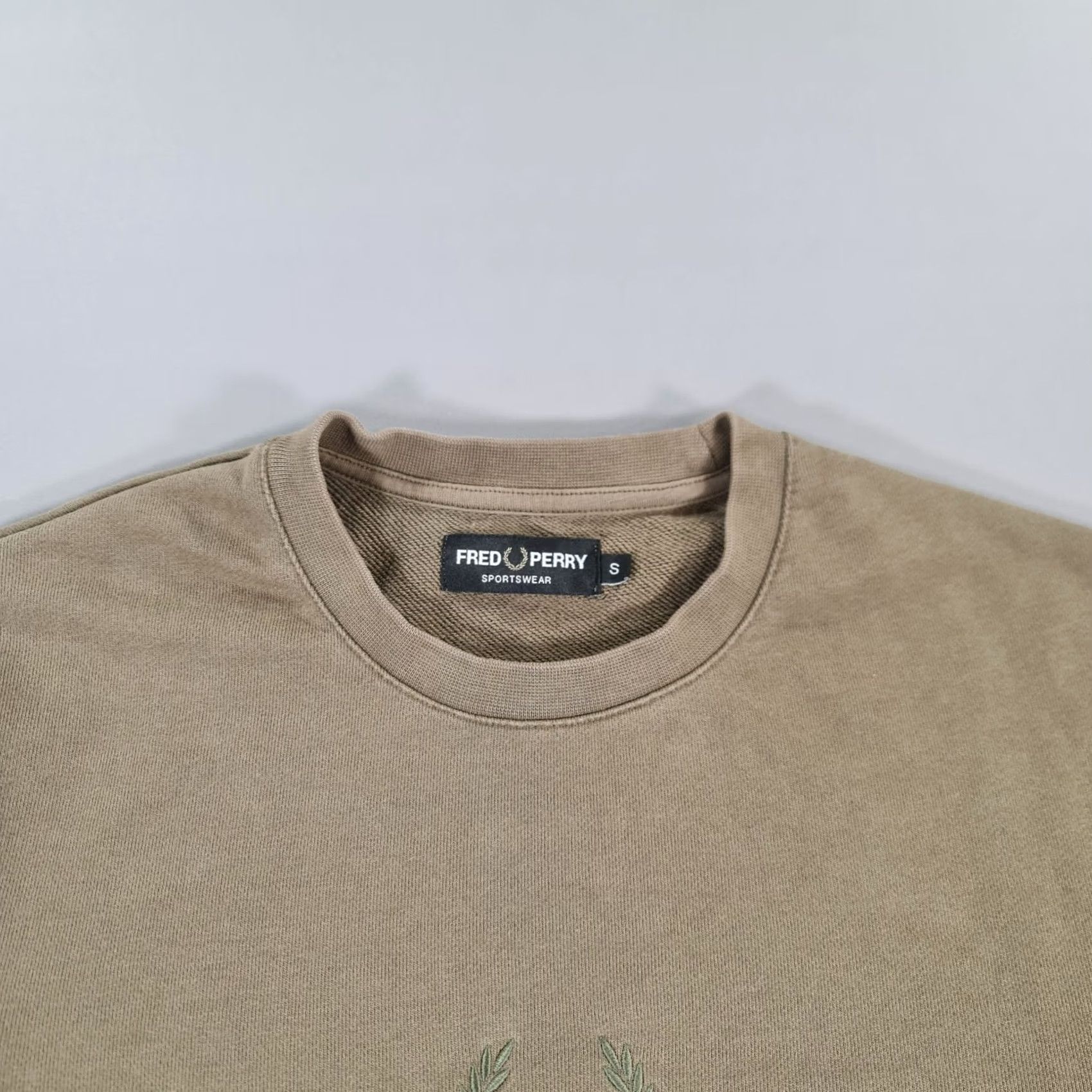 Fred Perry Fred Perry Mens Sweatshirt Green Logo Pullover Crew Neck Small Cotton Regular Dress Shirt? Size US S / EU 44-46 / 1 - 2 Thumbnail