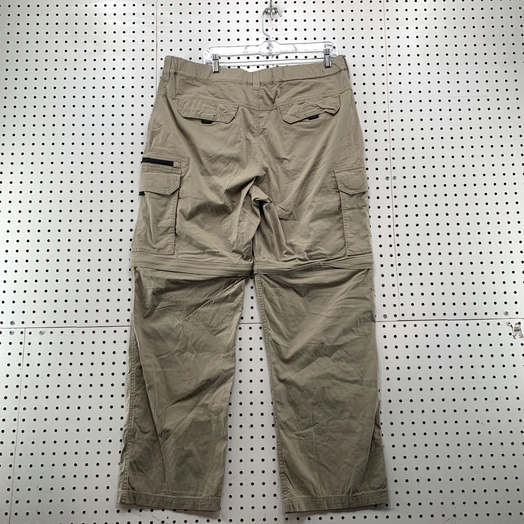Vintage VINTAGE BC Clothing Cargo Convertible Pants Mens 2XL 40x32 Khaki Button Cargo Pocket Cotton Brown Mens Pants Size US 39 - 7 Thumbnail