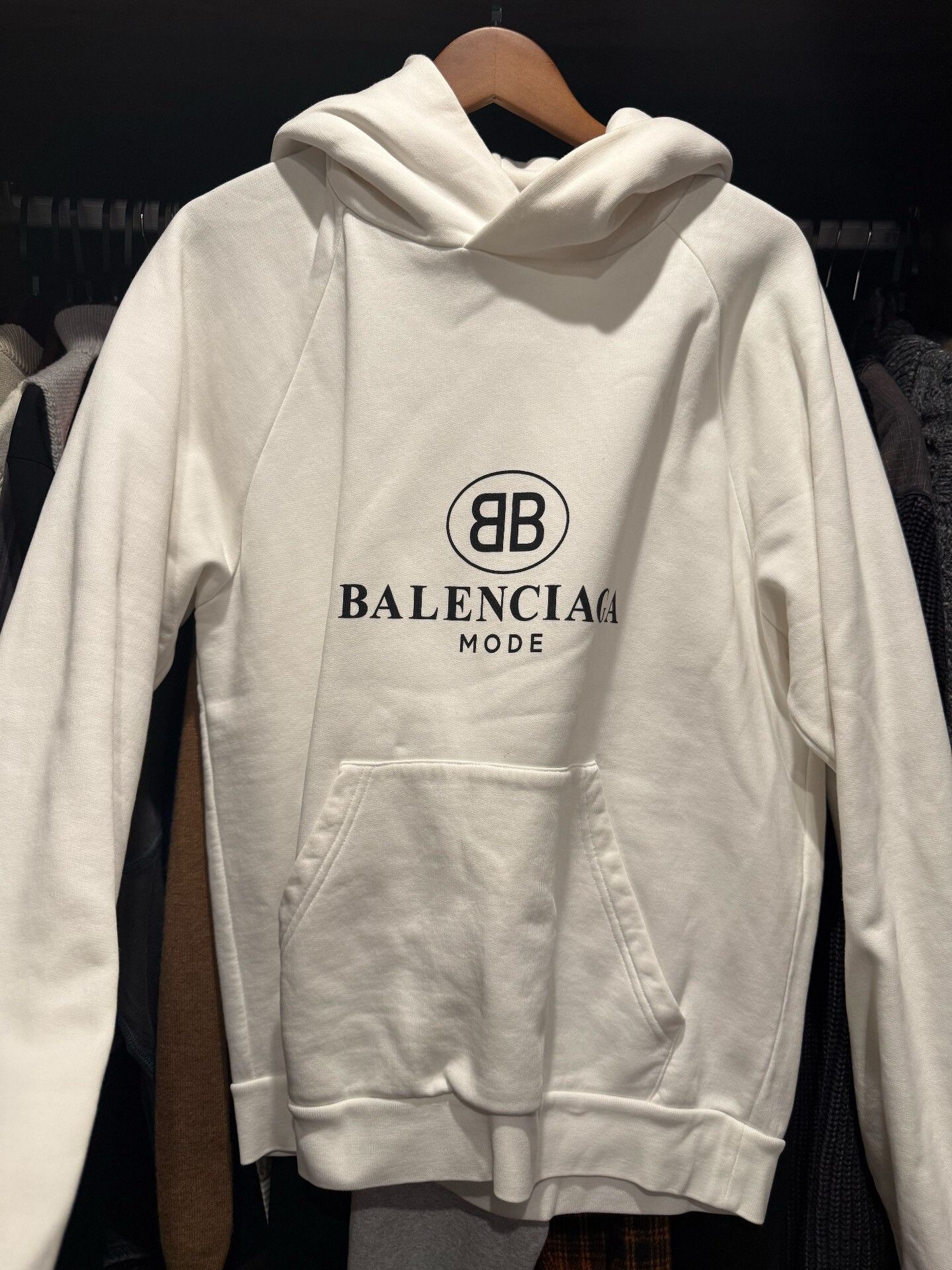 Balenciaga balenciaga classic logo hoodie in white Size US M / EU 48-50 / 2 - 1 Thumbnail