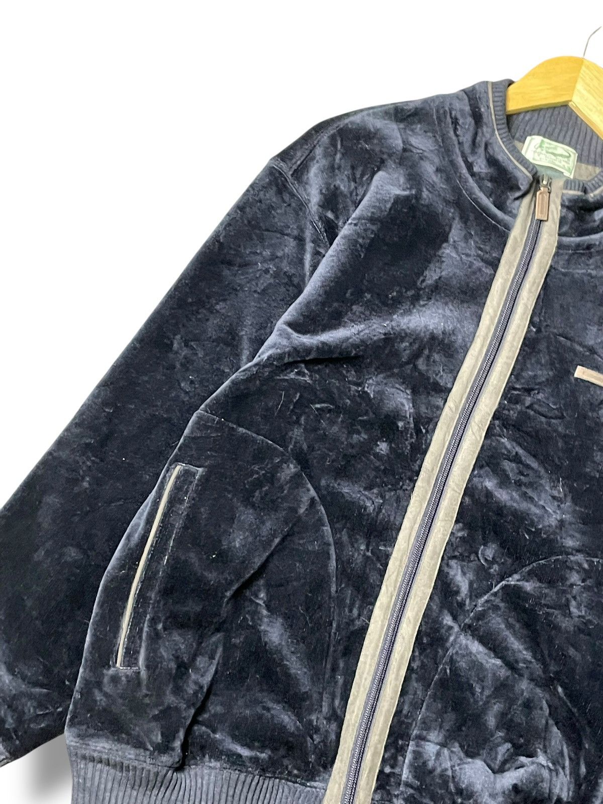 Japanese Brand × Vintage Vintage Crocodile Velvet Zipper Jacket (68) Size US S / EU 44-46 / 1 - 5 Thumbnail