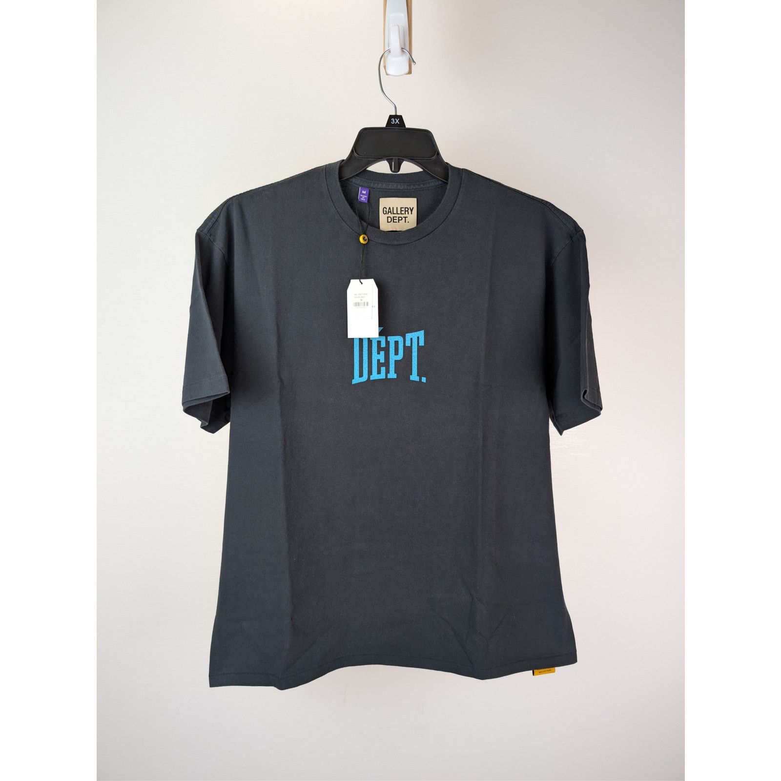o1rshd1 Q:2 / Gym Logo Short Sleeve Tee Shirt in Black