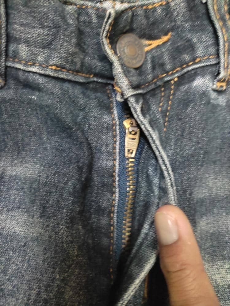 The Unbranded Brand × Vintage UNBRAND FLOWER SHADOW FLARED JEANS Size 29" - 5 Thumbnail