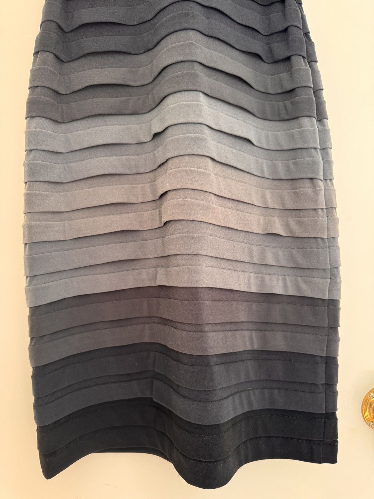 Tadashi Shoji Tadashi Shoji Ombré Bandage Bodycon Dress XS Size XS / US 0-2 / IT 36-38 - 3 Thumbnail