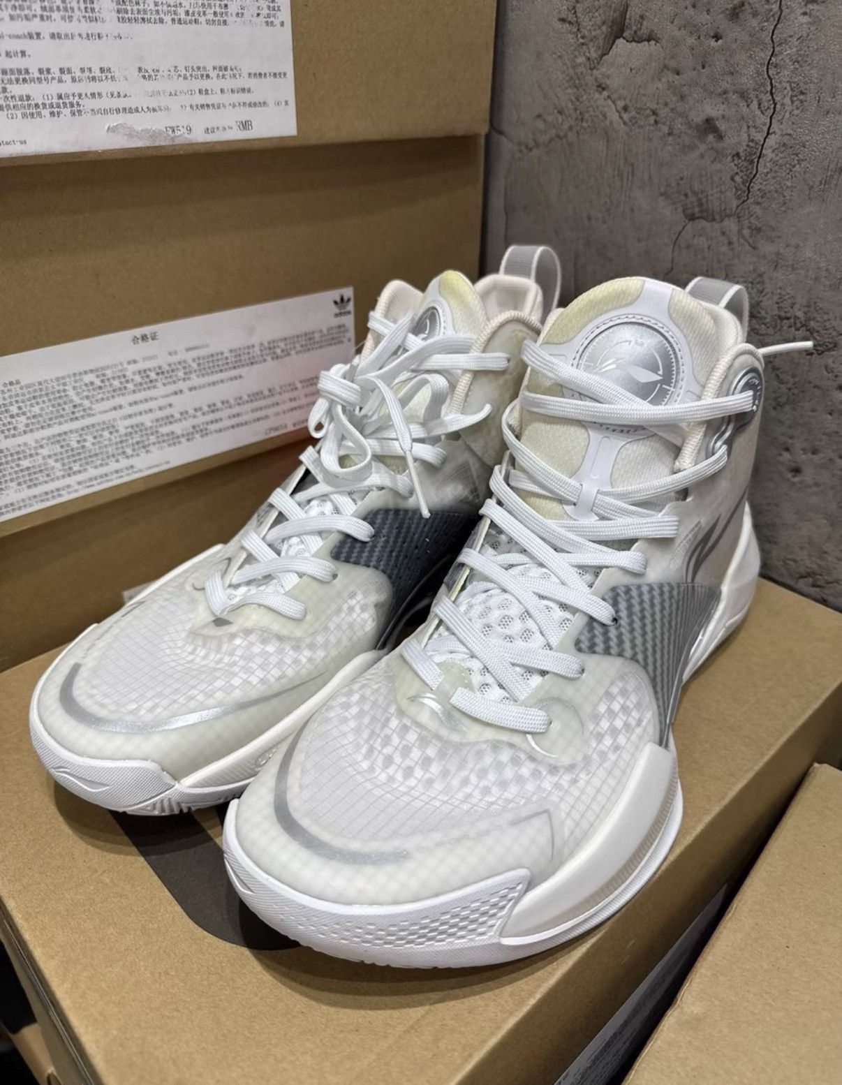 Li-Ning Li-Ning Light Boom Tech Basketball Shoes K37 Size US 9.5 / EU 42-43 - 2 Thumbnail