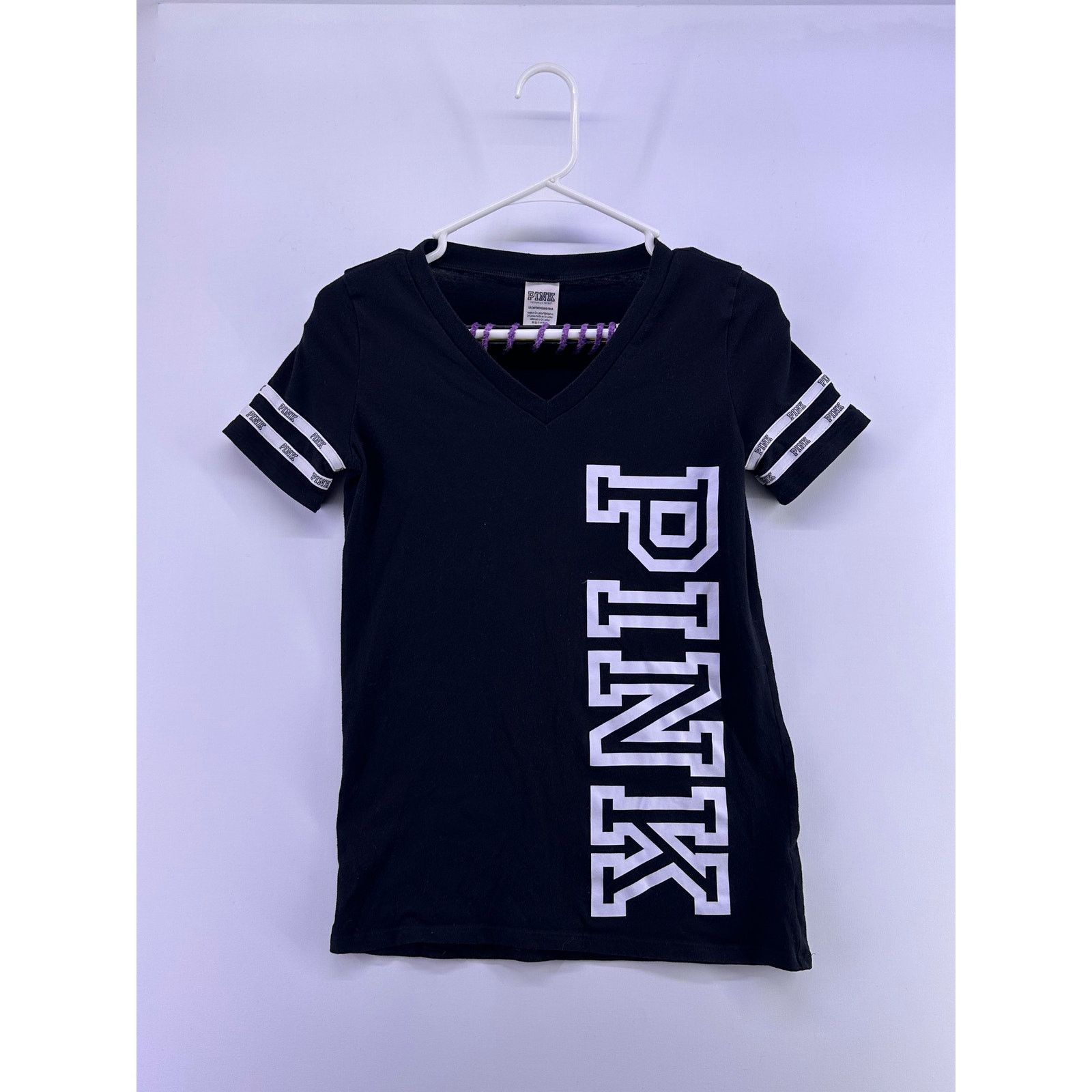 Pink Black and White VS Pink Tshirt Size XS Size XS / US 0-2 / IT 36-38 - 2 Thumbnail