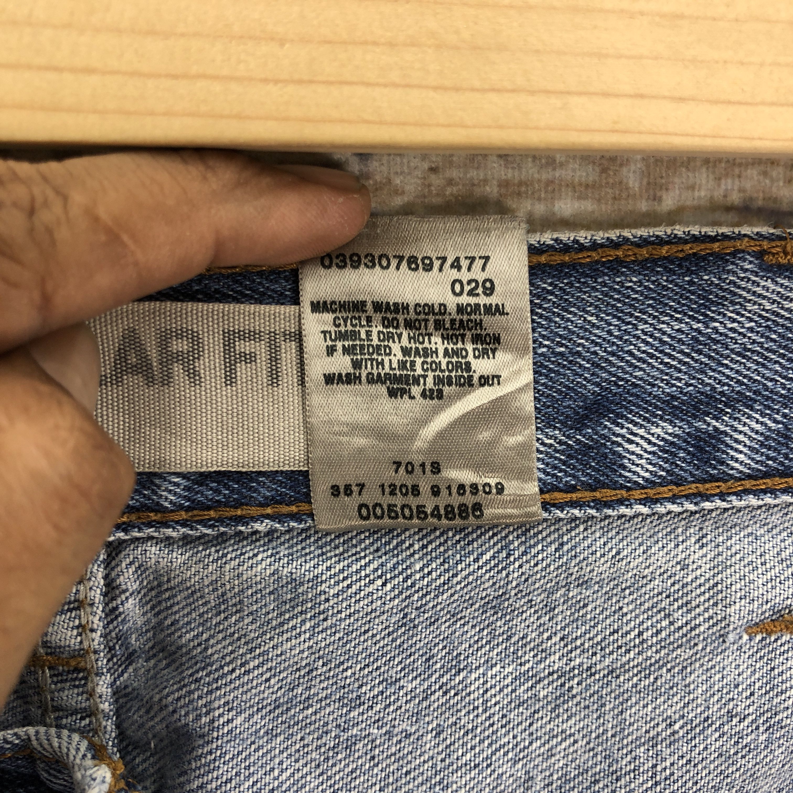 Levi's Vintage Levis 505 Jeans Distressed Levi's Light Wash Denim Size US 36 / EU 52 - 9 Thumbnail