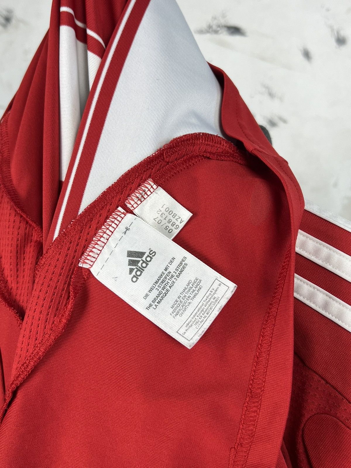 Adidas Adidas Bayern Munich Jersey Long Sleeve Shirt S - M Size US M / EU 48-50 / 2 - 9 Thumbnail
