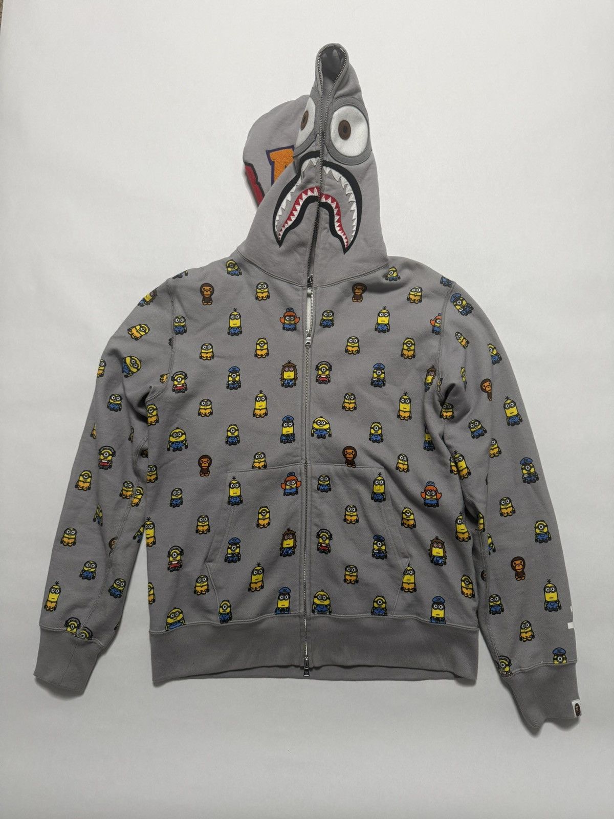 Bape BAPE x Minions grey shark hoodie Size US L / EU 52-54 / 3 - 2 Thumbnail