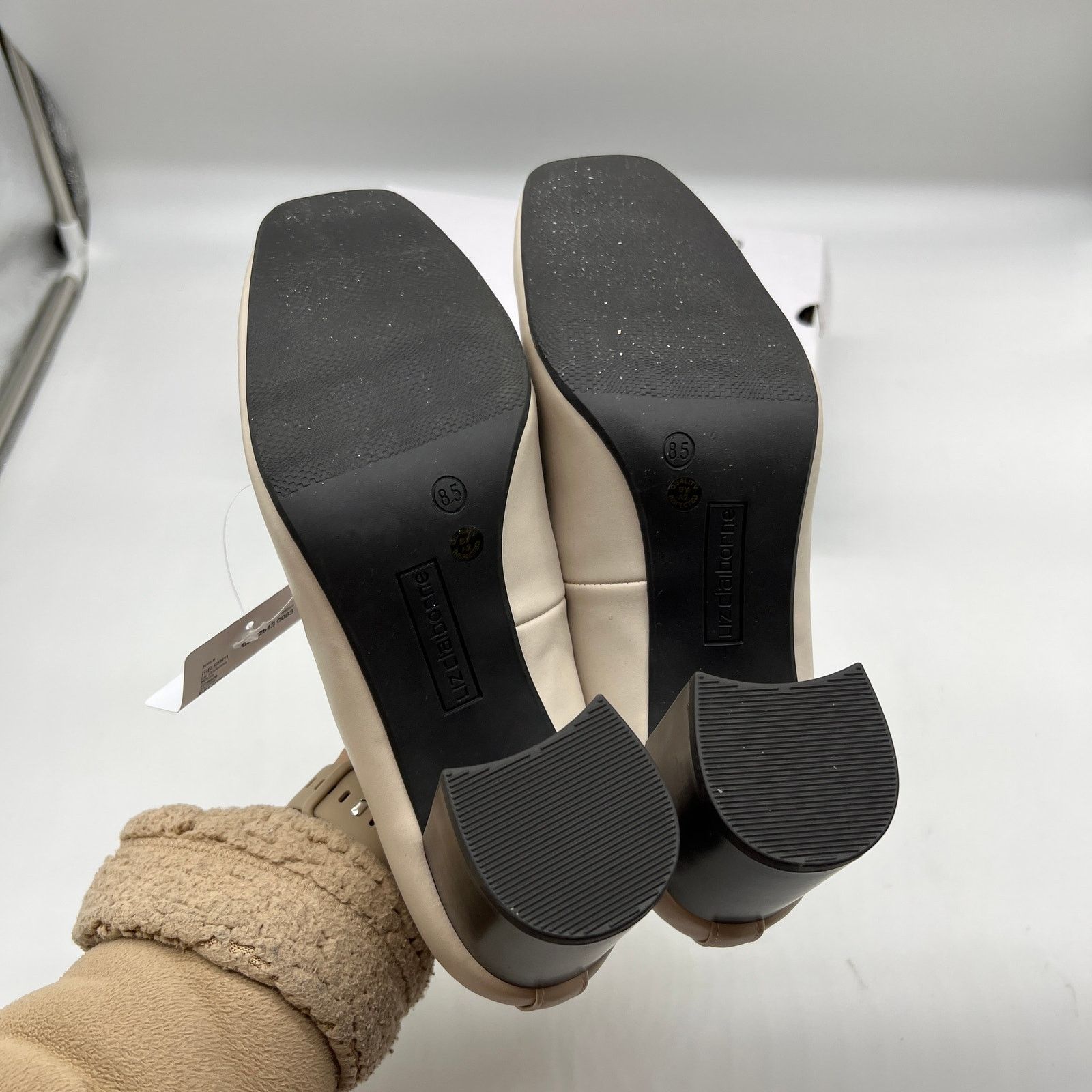 Other Liz Claiborne Morris Faux Leather Cream Heels Size 8.5M Size US 8.5 / IT 38.5 - 9 Thumbnail