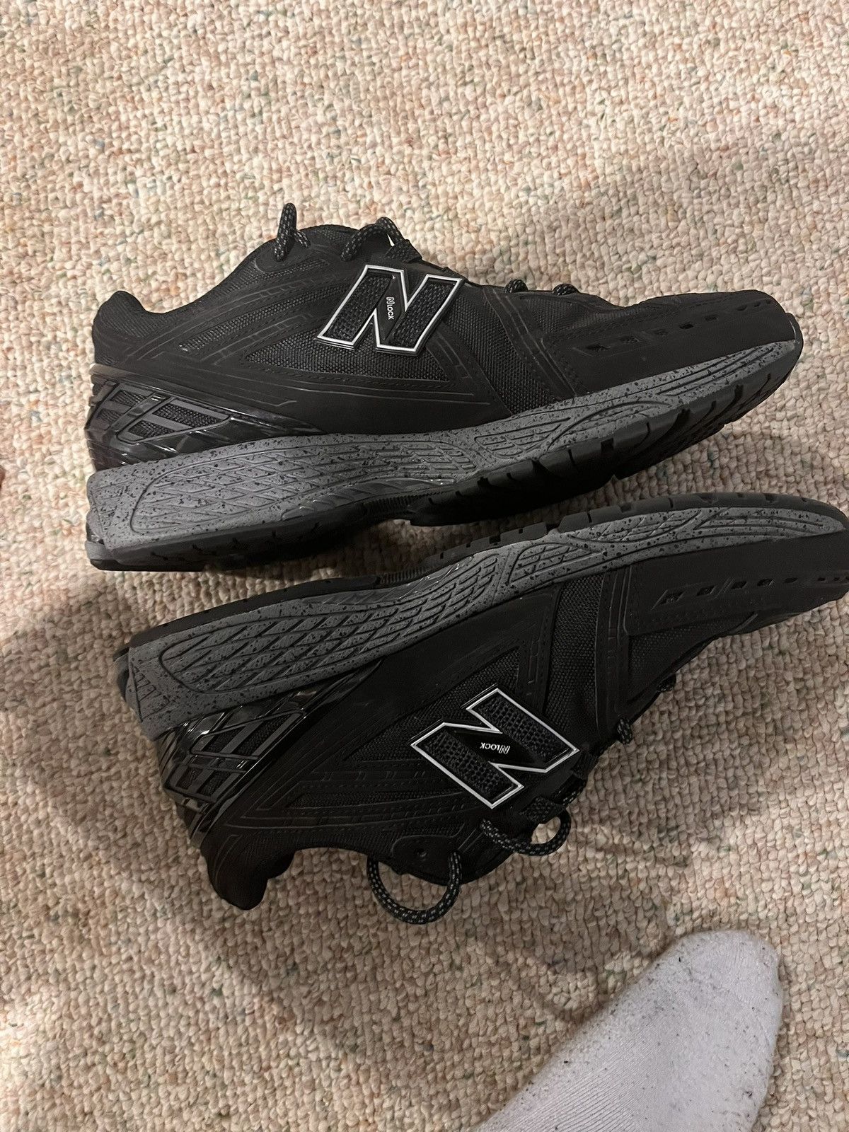 New Balance 1906r black new balance Size US 10 / EU 43 - 2 Thumbnail