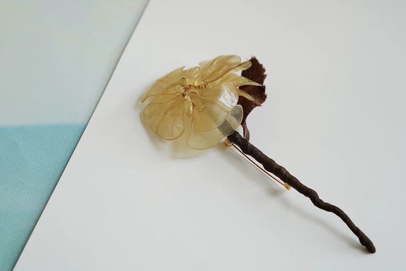 Kenzo KENZO Amber translucent flower brooch Size ONE SIZE - 8 Thumbnail