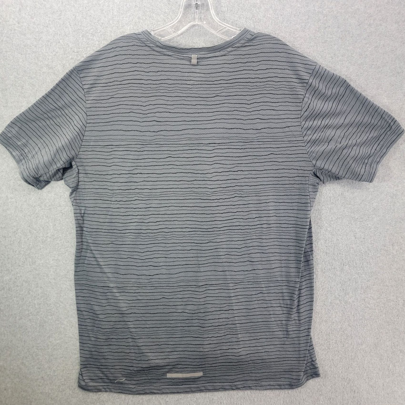 Nike Nike Dri-FIT Shirt Men XL Gray Athletic Running Outdoor Size US XL / EU 56 / 4 - 4 Thumbnail