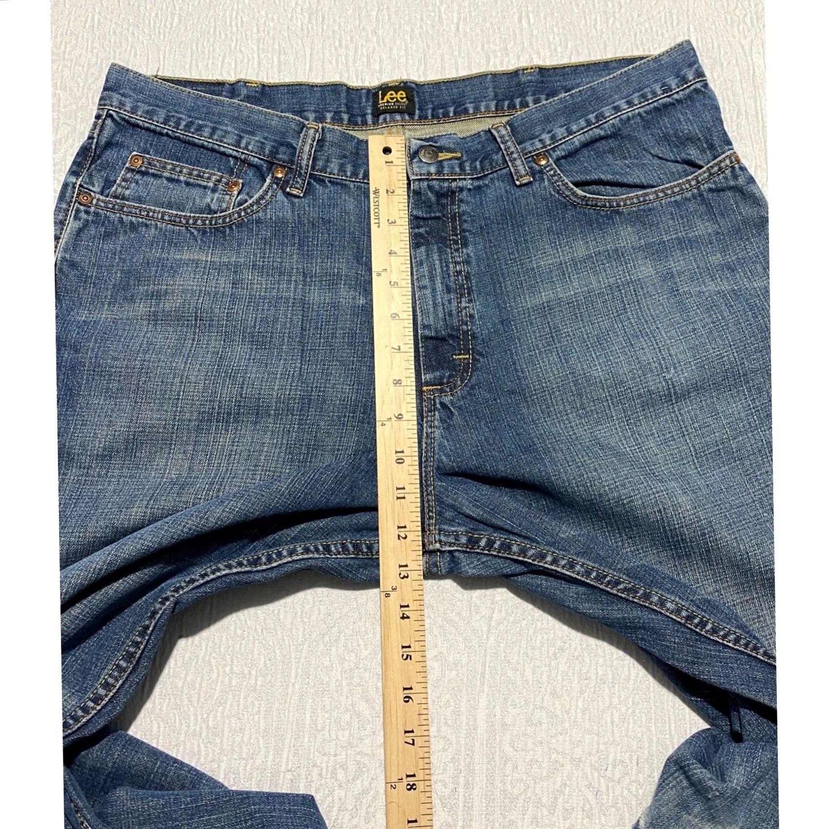 Lee Lee Premium Select Relaxed Fit Jeans Mens 38x32 Medium Wash Blue 5-Pocket Denim Straight Leg Size US 38 / EU 54 - 5 Thumbnail