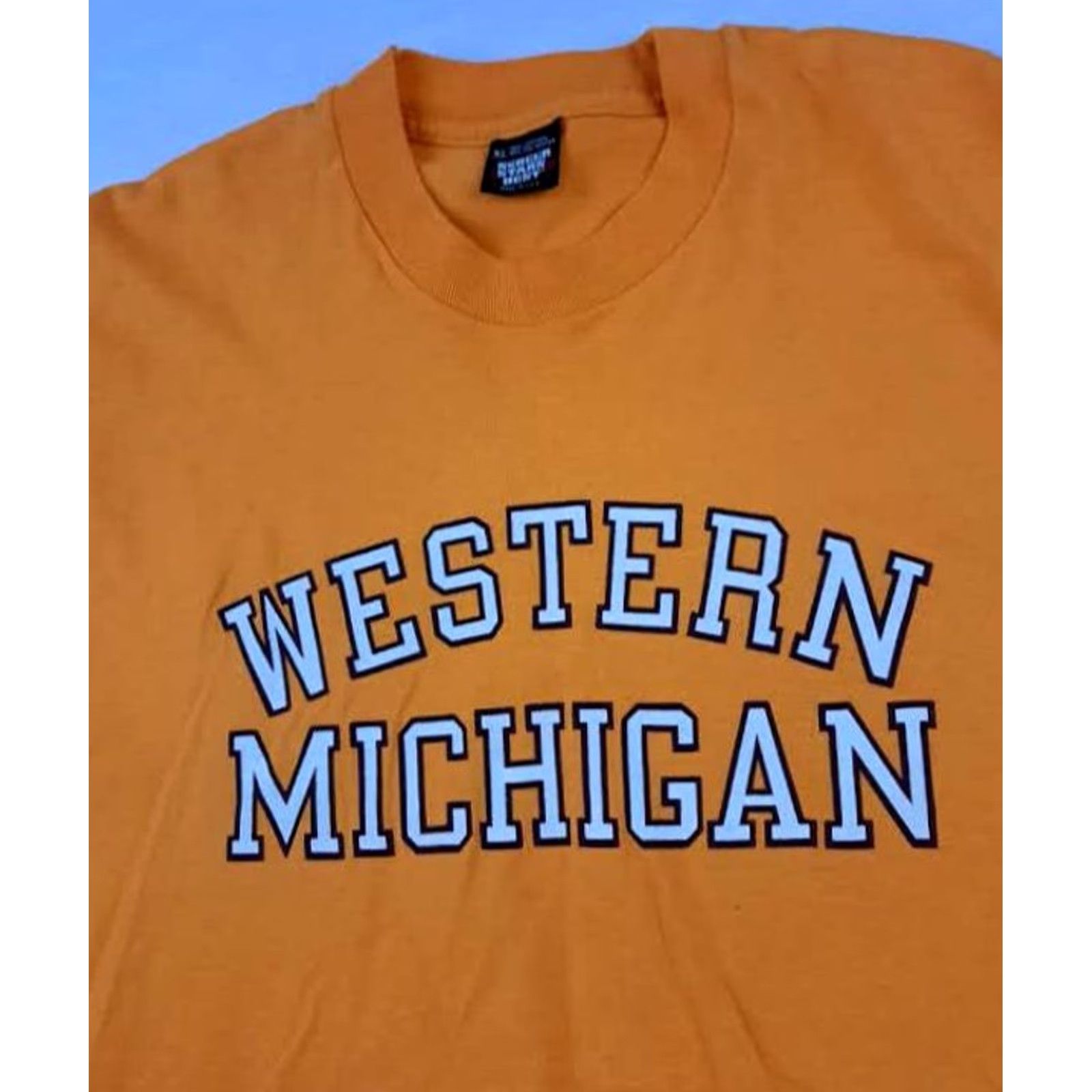 Vintage VINTAGE Western Michigan Broncos Single Stitch Screen Stars T-Shirt XL USA made Mens Orange 27in long 22in pit to pit Stitch Shirt Size US XL / EU 56 / 4 - 3 Thumbnail
