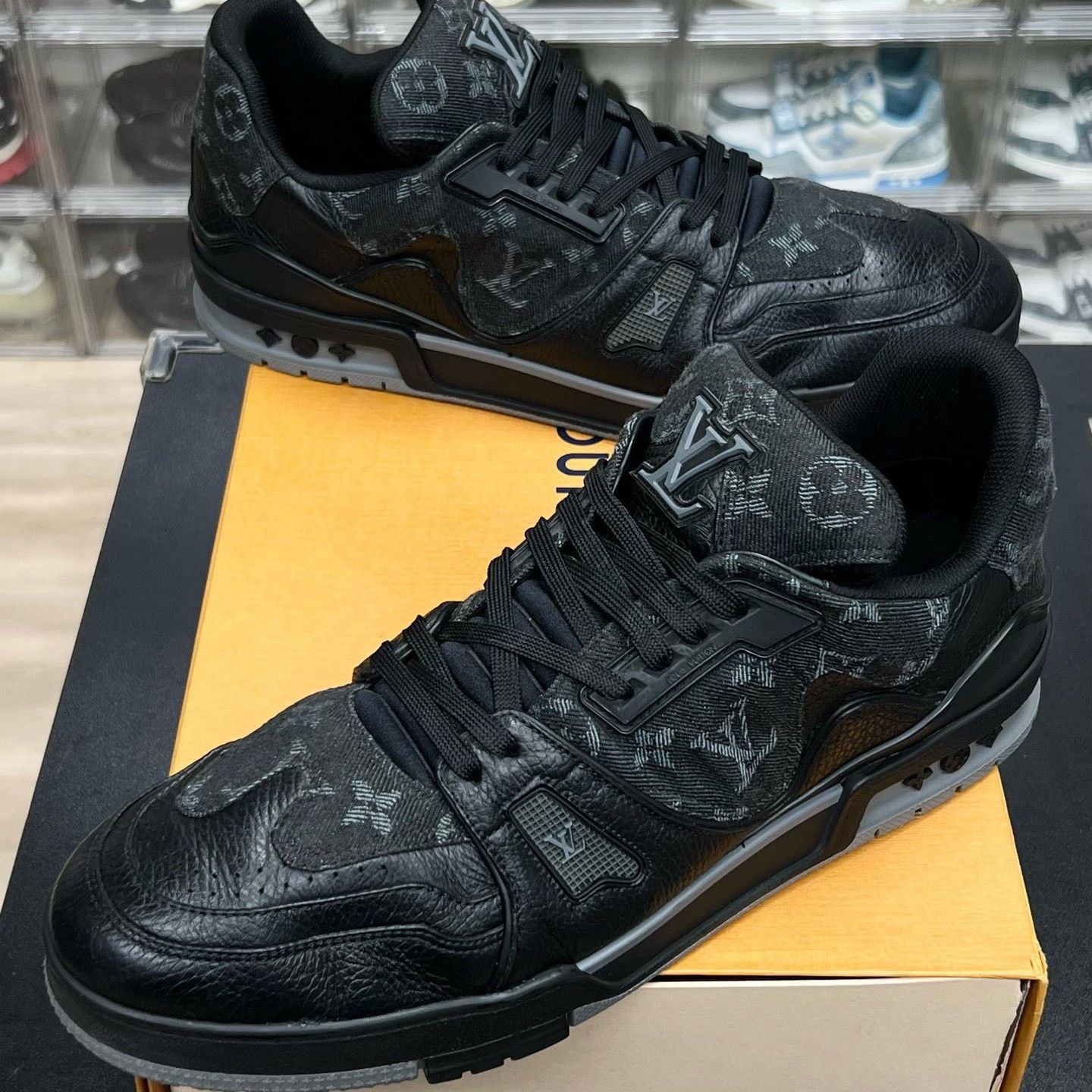 Louis Vuitton Louis Vuitton Black Denim Designer Size US 30 / EU 46 - 1 Thumbnail